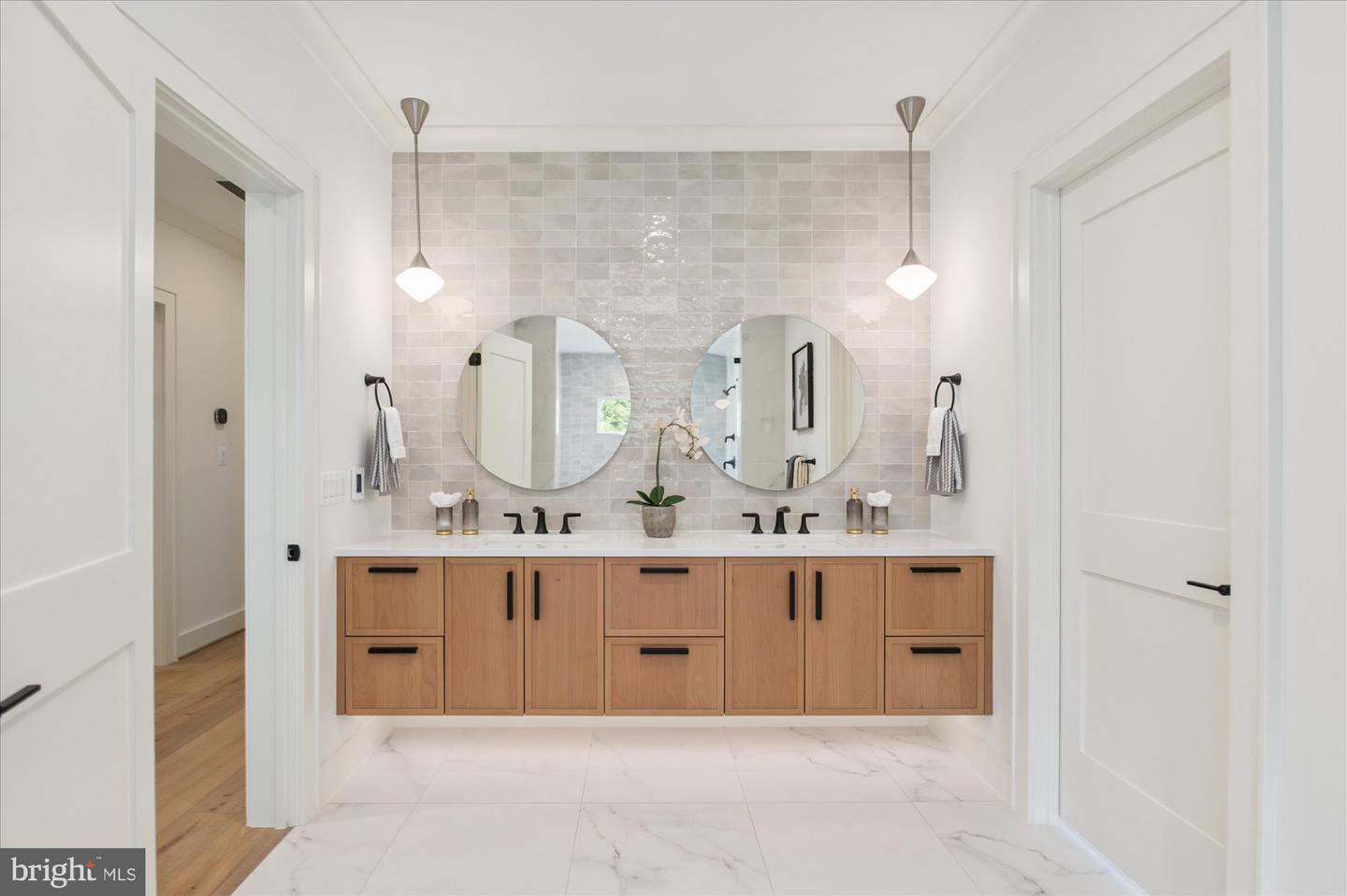 2615 3RD ST N, ARLINGTON, Virginia 22201, 7 Bedrooms Bedrooms, ,7 BathroomsBathrooms,Residential,For sale,2615 3RD ST N,VAAR2052932 MLS # VAAR2052932
