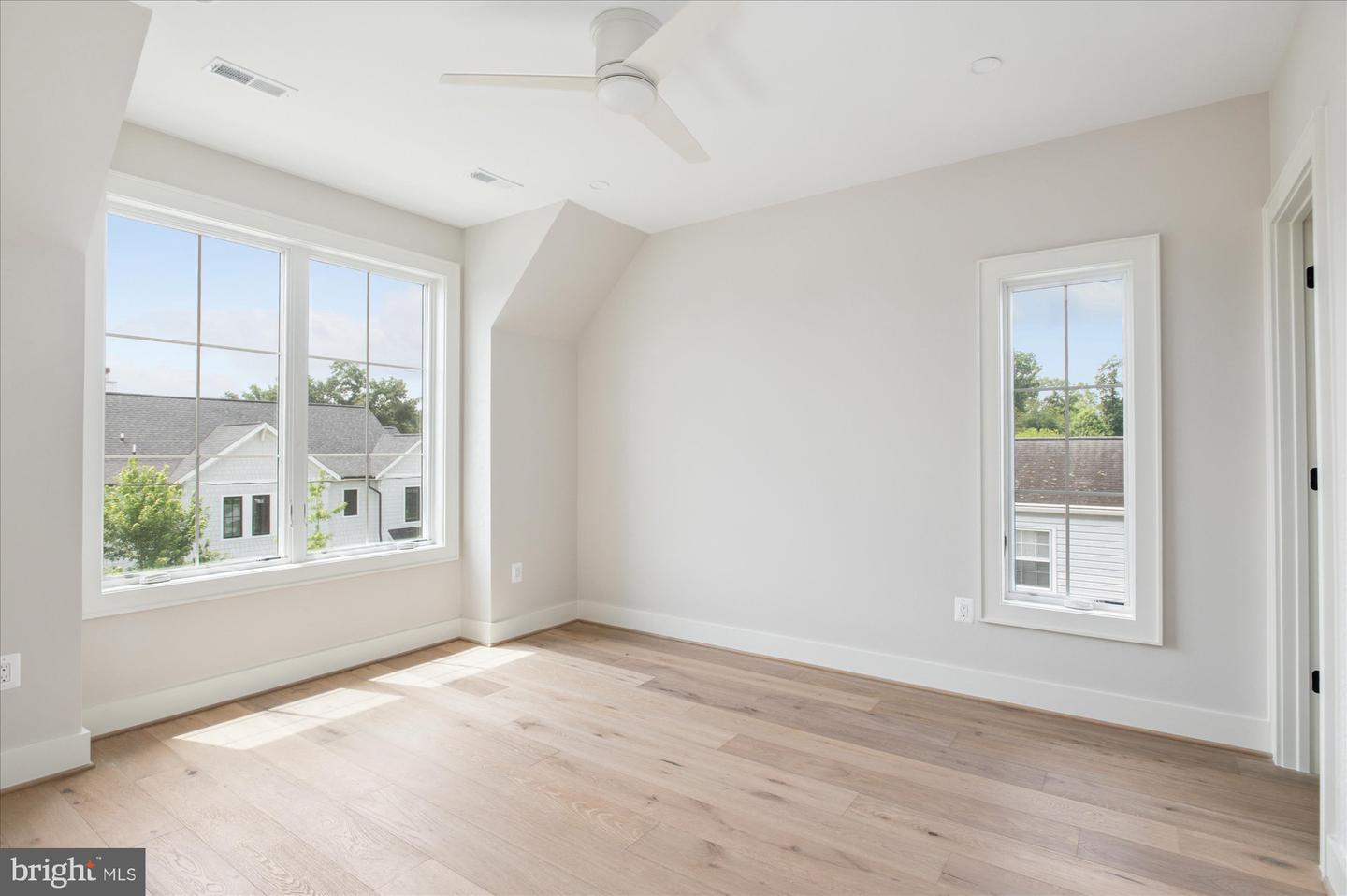 2615 3RD ST N, ARLINGTON, Virginia 22201, 7 Bedrooms Bedrooms, ,7 BathroomsBathrooms,Residential,For sale,2615 3RD ST N,VAAR2052932 MLS # VAAR2052932