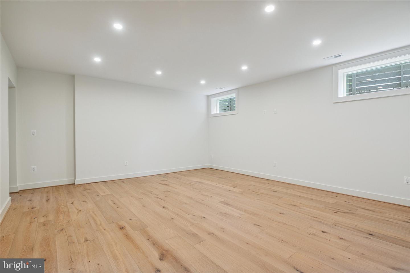 2615 3RD ST N, ARLINGTON, Virginia 22201, 7 Bedrooms Bedrooms, ,7 BathroomsBathrooms,Residential,For sale,2615 3RD ST N,VAAR2052932 MLS # VAAR2052932