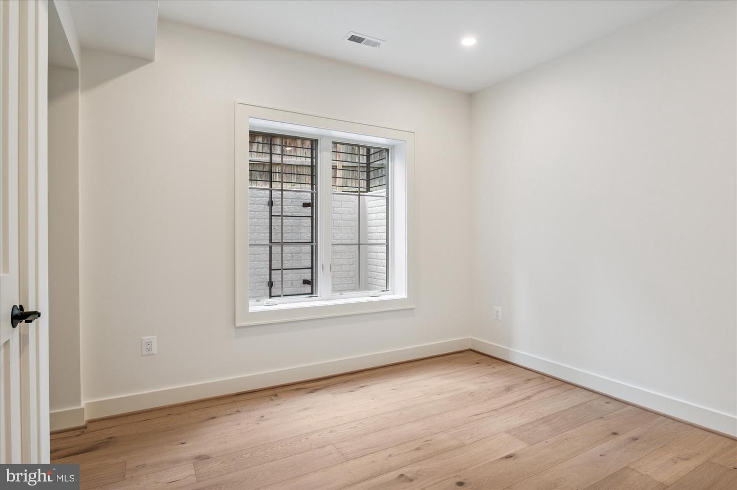 2615 3RD ST N, ARLINGTON, Virginia 22201, 7 Bedrooms Bedrooms, ,7 BathroomsBathrooms,Residential,For sale,2615 3RD ST N,VAAR2052932 MLS # VAAR2052932