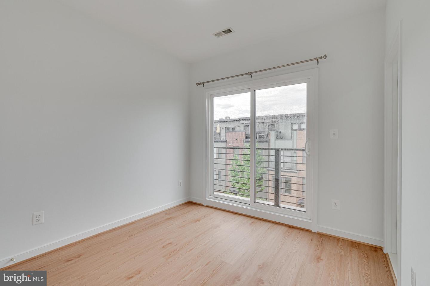 2947 STELLA BLUE LN, FAIRFAX, Virginia 22031, 3 Bedrooms Bedrooms, ,3 BathroomsBathrooms,Residential,For sale,2947 STELLA BLUE LN,VAFX2233080 MLS # VAFX2233080