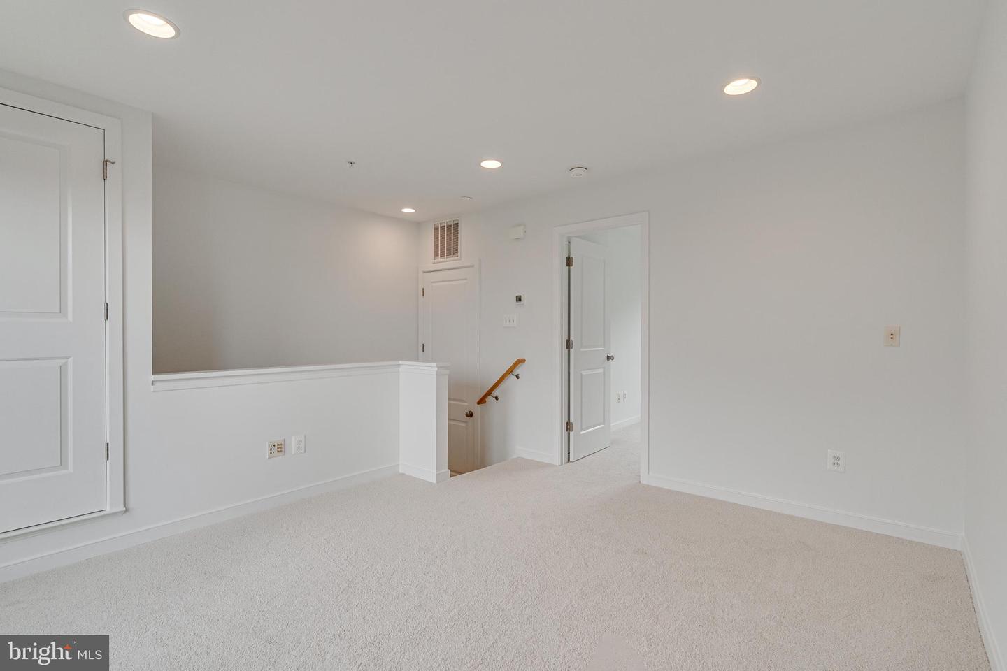 2947 STELLA BLUE LN, FAIRFAX, Virginia 22031, 3 Bedrooms Bedrooms, ,3 BathroomsBathrooms,Residential,For sale,2947 STELLA BLUE LN,VAFX2233080 MLS # VAFX2233080