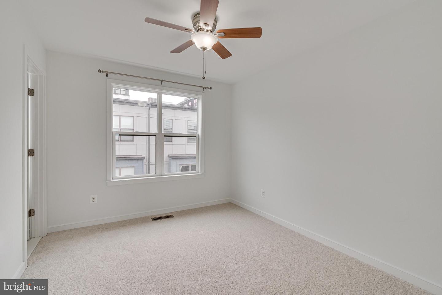 2947 STELLA BLUE LN, FAIRFAX, Virginia 22031, 3 Bedrooms Bedrooms, ,3 BathroomsBathrooms,Residential,For sale,2947 STELLA BLUE LN,VAFX2233080 MLS # VAFX2233080