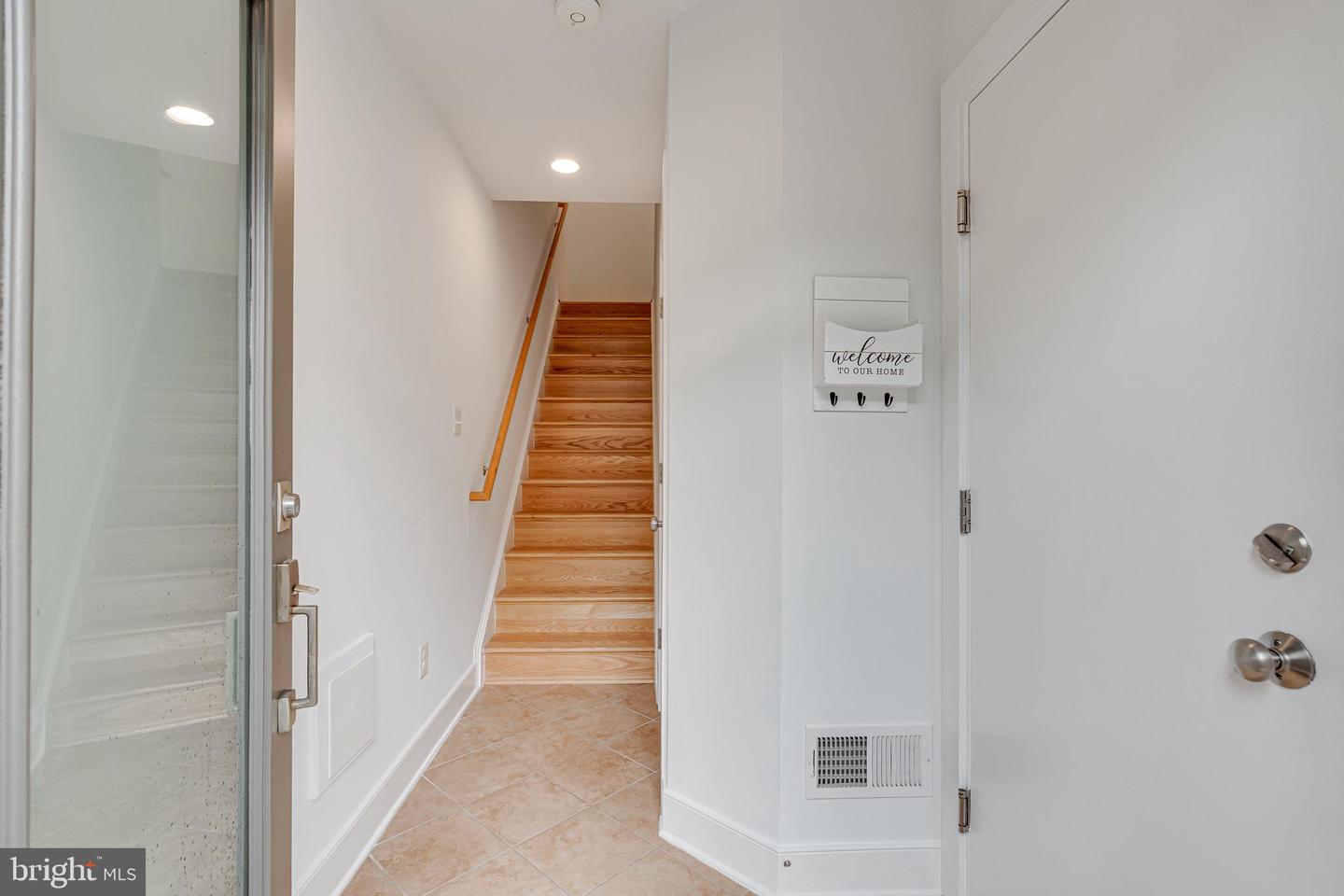 2947 STELLA BLUE LN, FAIRFAX, Virginia 22031, 3 Bedrooms Bedrooms, ,3 BathroomsBathrooms,Residential,For sale,2947 STELLA BLUE LN,VAFX2233080 MLS # VAFX2233080