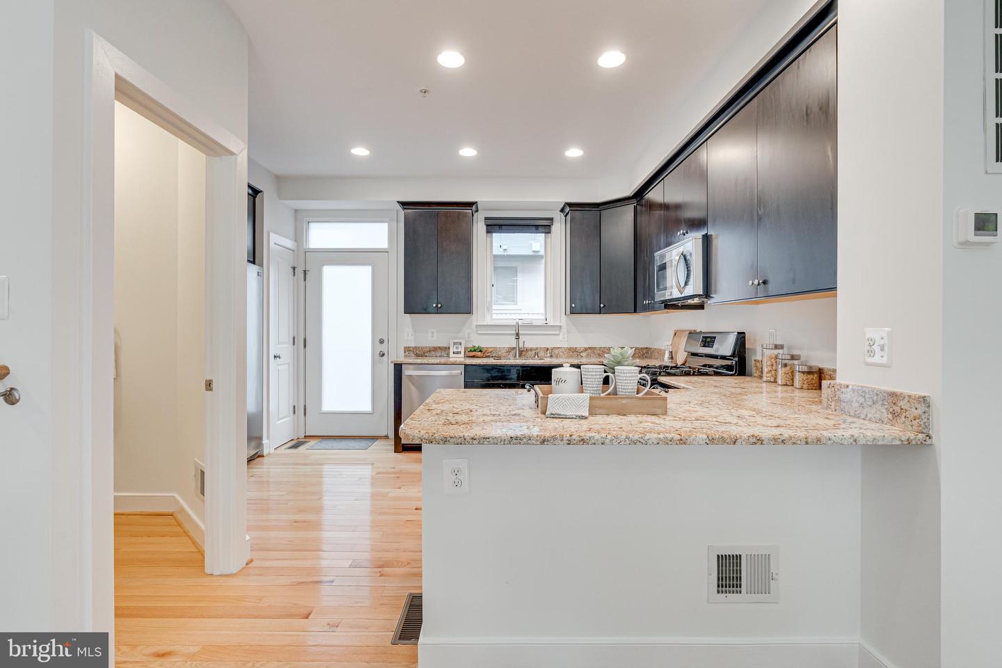 2947 STELLA BLUE LN, FAIRFAX, Virginia 22031, 3 Bedrooms Bedrooms, ,3 BathroomsBathrooms,Residential,For sale,2947 STELLA BLUE LN,VAFX2233080 MLS # VAFX2233080