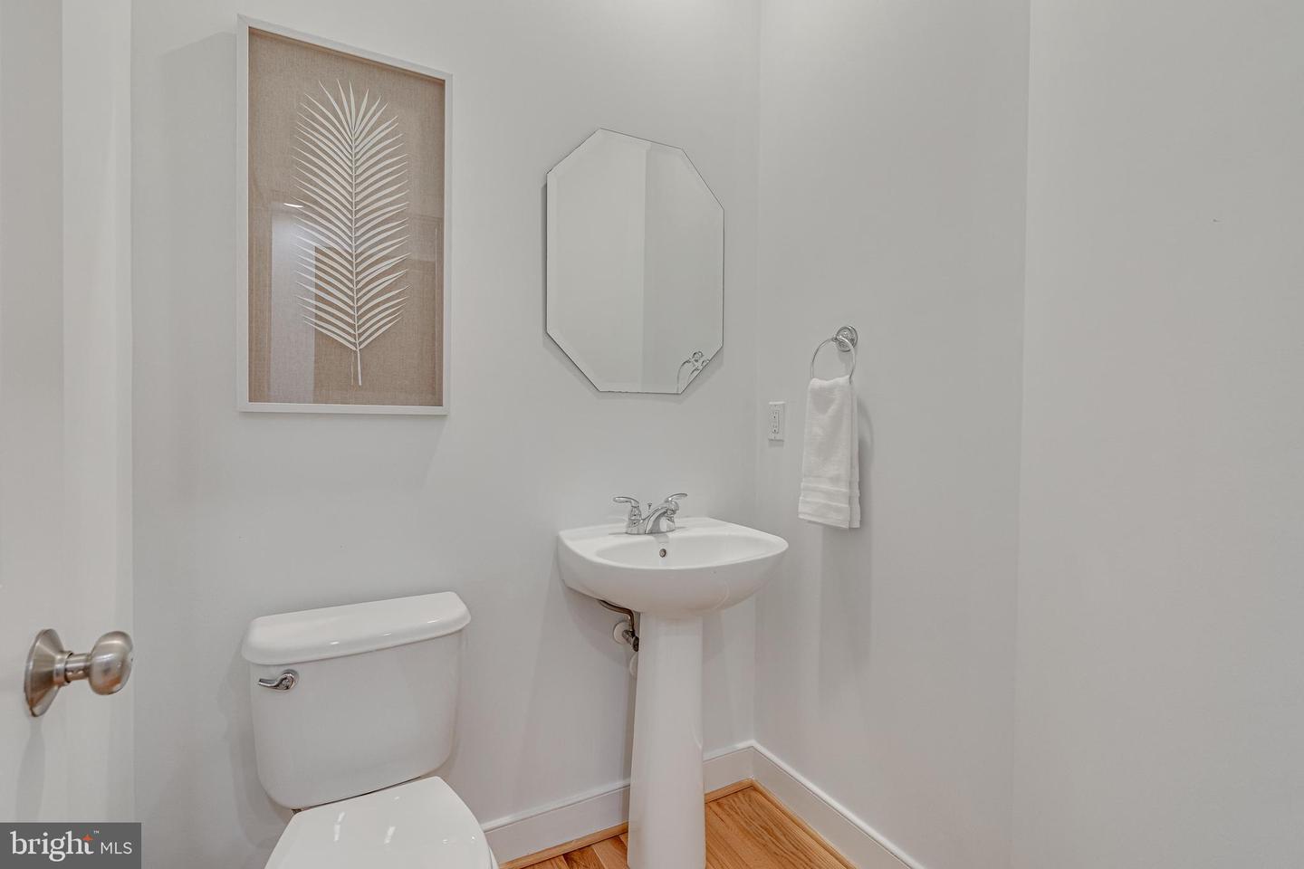 2947 STELLA BLUE LN, FAIRFAX, Virginia 22031, 3 Bedrooms Bedrooms, ,3 BathroomsBathrooms,Residential,For sale,2947 STELLA BLUE LN,VAFX2233080 MLS # VAFX2233080