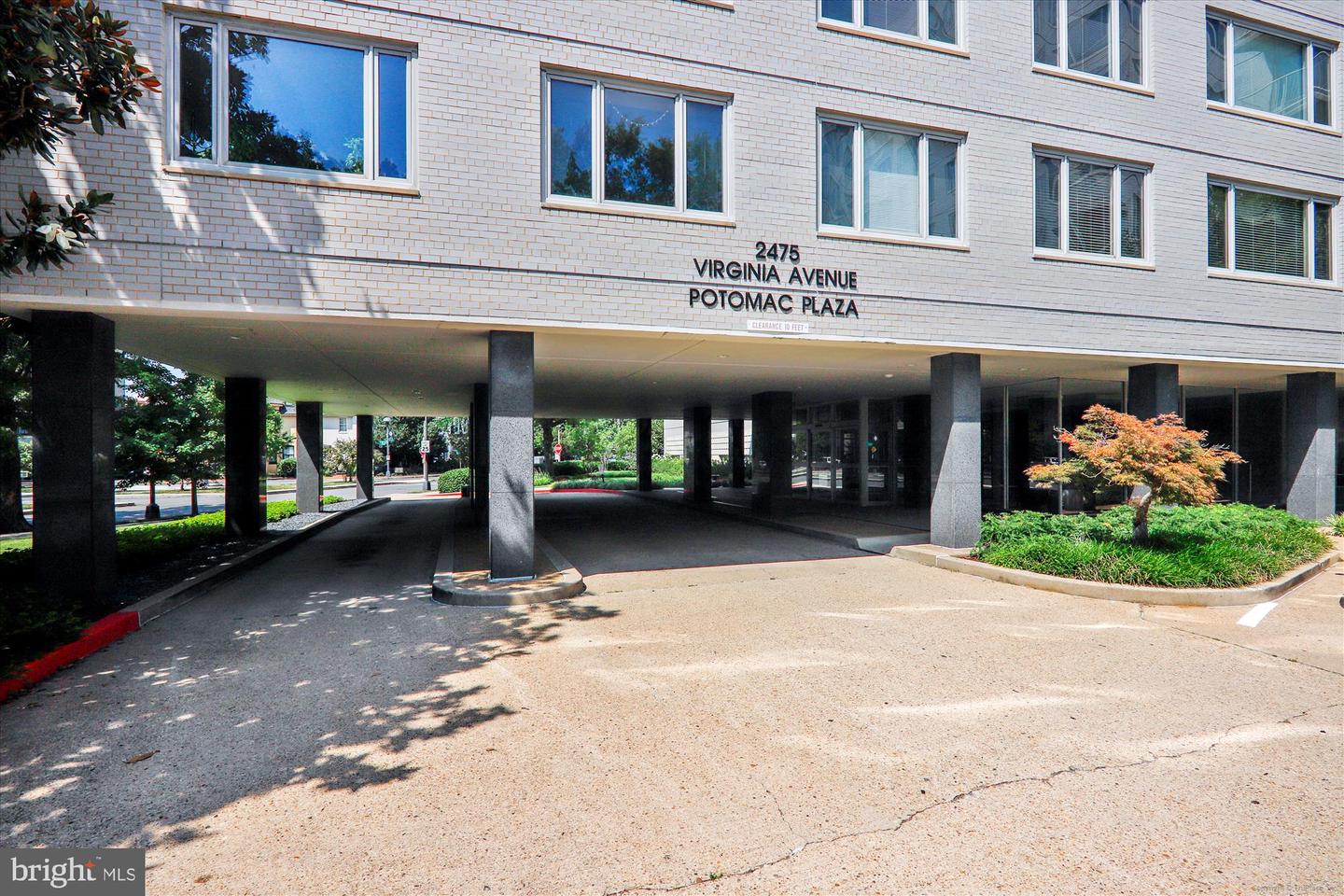 2475 VIRGINIA AVE NW #321, WASHINGTON, District Of Columbia 20037, 2 Bedrooms Bedrooms, ,2 BathroomsBathrooms,Residential,For sale,2475 VIRGINIA AVE NW #321,DCDC2200344 MLS # DCDC2200344