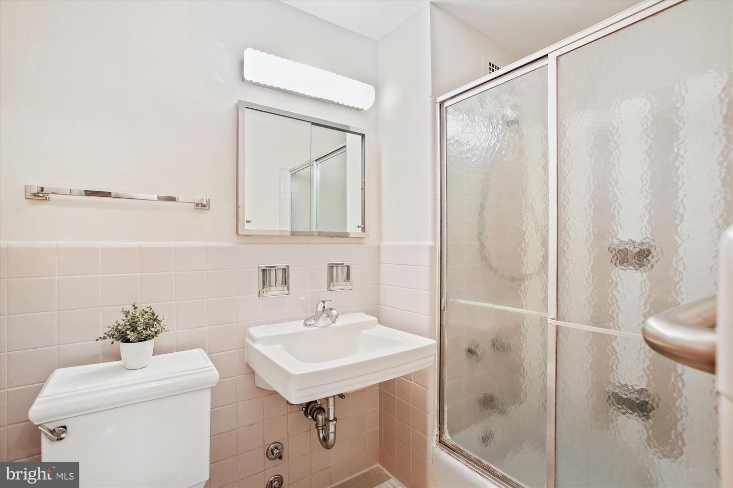 2475 VIRGINIA AVE NW #321, WASHINGTON, District Of Columbia 20037, 2 Bedrooms Bedrooms, ,2 BathroomsBathrooms,Residential,For sale,2475 VIRGINIA AVE NW #321,DCDC2200344 MLS # DCDC2200344