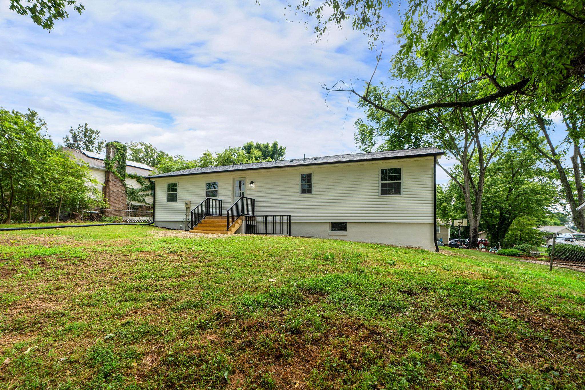 102 JACKSON ST, GORDONSVILLE, Virginia 22942, 3 Bedrooms Bedrooms, ,2 BathroomsBathrooms,Residential,102 JACKSON ST,666426 MLS # 666426