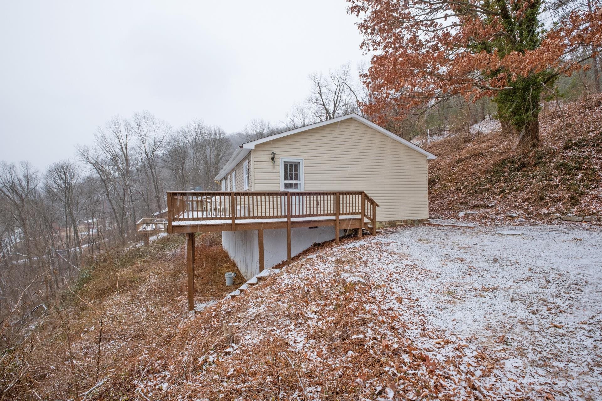 129 HILLWOOD DR, FRONT ROYAL, Virginia 22630, 3 Bedrooms Bedrooms, ,1 BathroomBathrooms,Residential,129 HILLWOOD DR,666438 MLS # 666438
