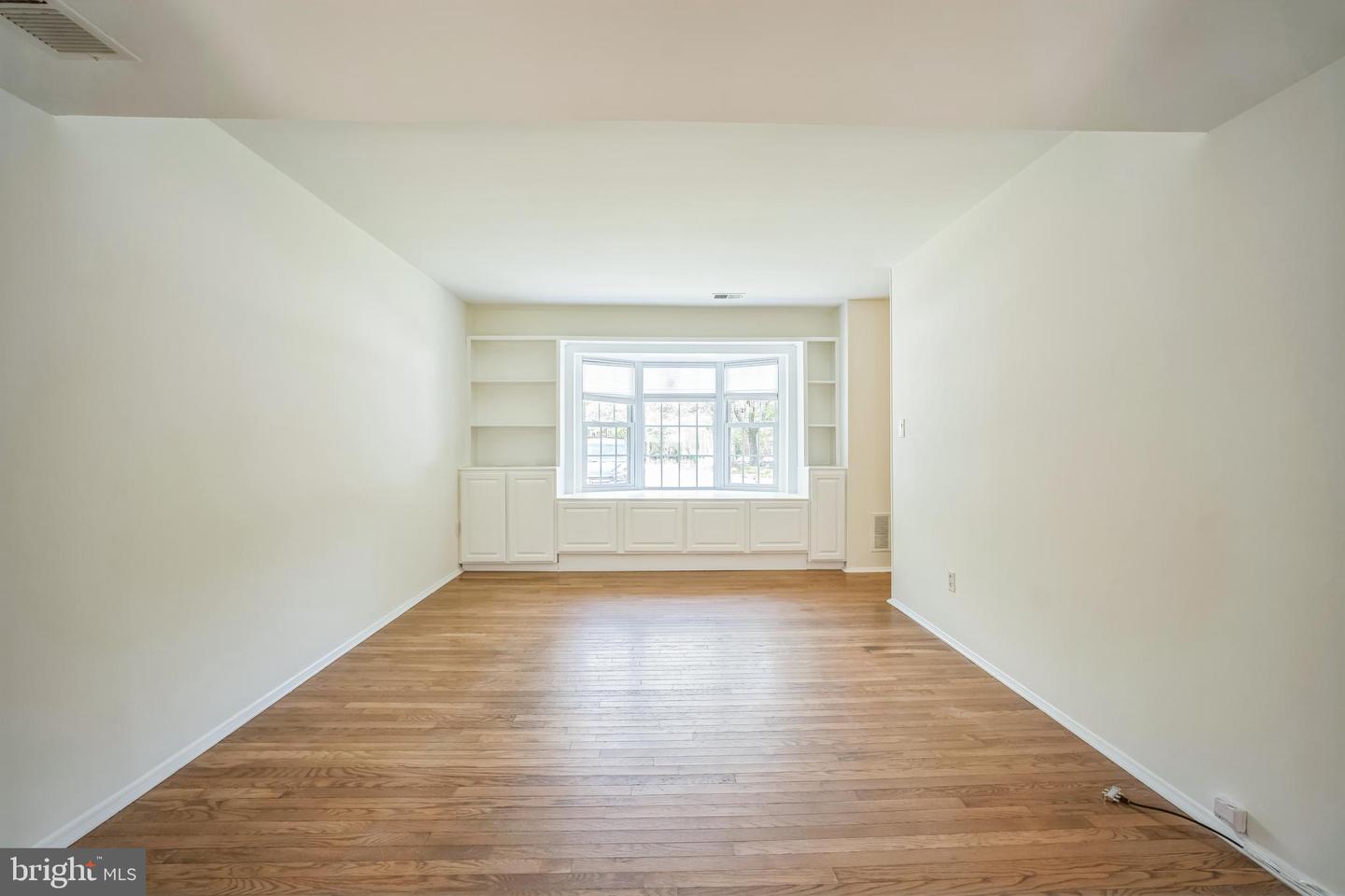 8361 LUCE CT, SPRINGFIELD, Virginia 22153, 3 Bedrooms Bedrooms, ,2 BathroomsBathrooms,Residential,For sale,8361 LUCE CT,VAFX2242594 MLS # VAFX2242594