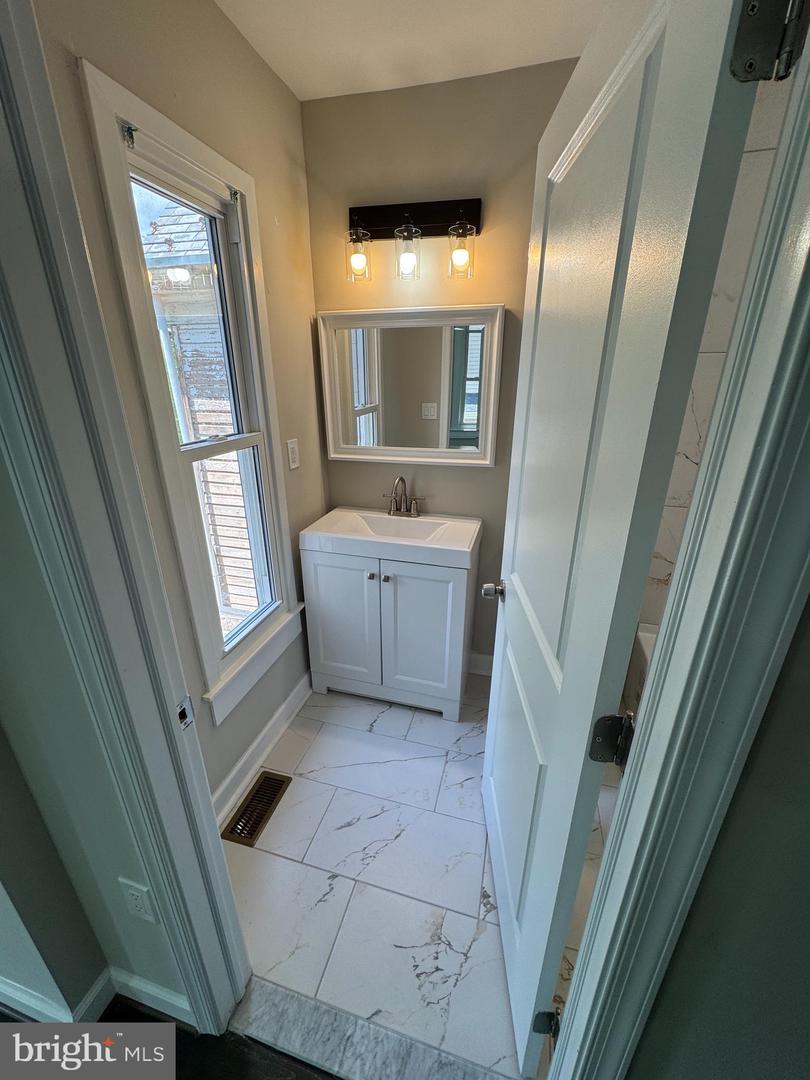 1358 VALLEY PL SE, WASHINGTON, District Of Columbia 20020, 3 Bedrooms Bedrooms, ,2 BathroomsBathrooms,Residential,For sale,1358 VALLEY PL SE,DCDC2202580 MLS # DCDC2202580
