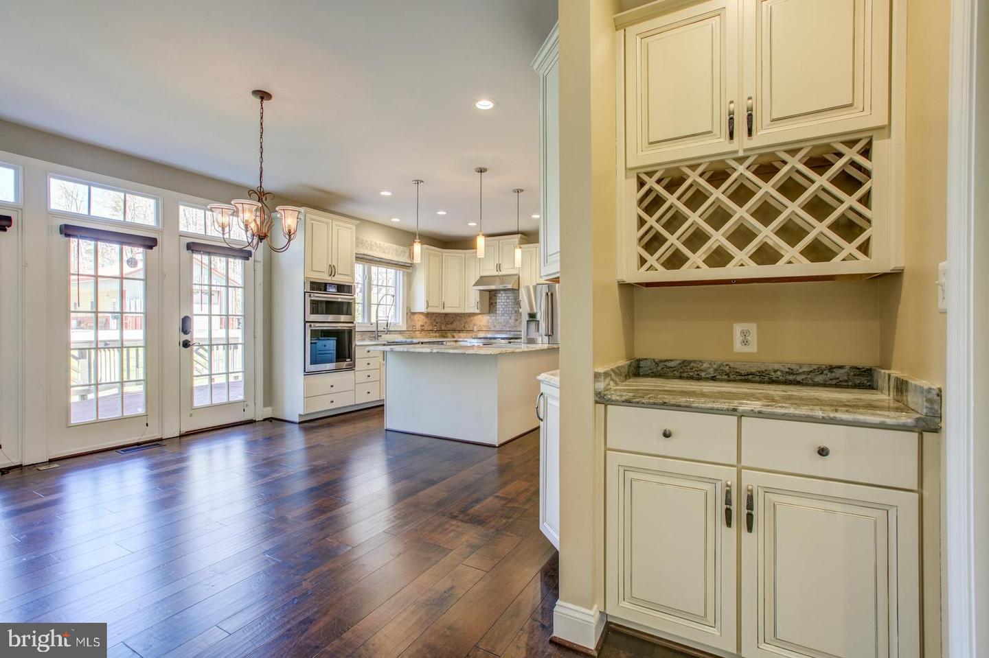 8138 RONDELAY LN, FAIRFAX STATION, Virginia 22039, 5 Bedrooms Bedrooms, ,4 BathroomsBathrooms,Residential,For sale,8138 RONDELAY LN,VAFX2244122 MLS # VAFX2244122