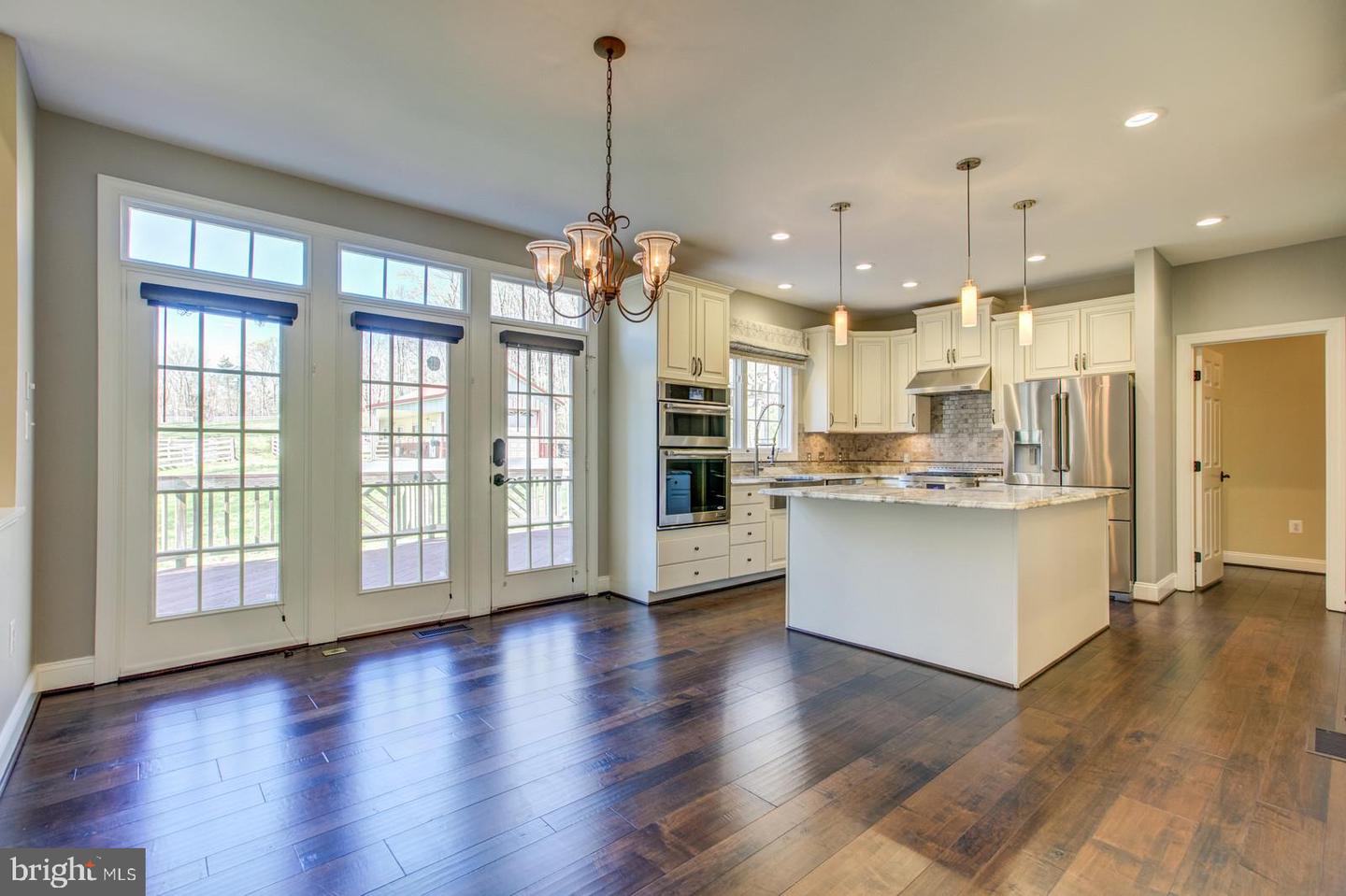 8138 RONDELAY LN, FAIRFAX STATION, Virginia 22039, 5 Bedrooms Bedrooms, ,4 BathroomsBathrooms,Residential,For sale,8138 RONDELAY LN,VAFX2244122 MLS # VAFX2244122