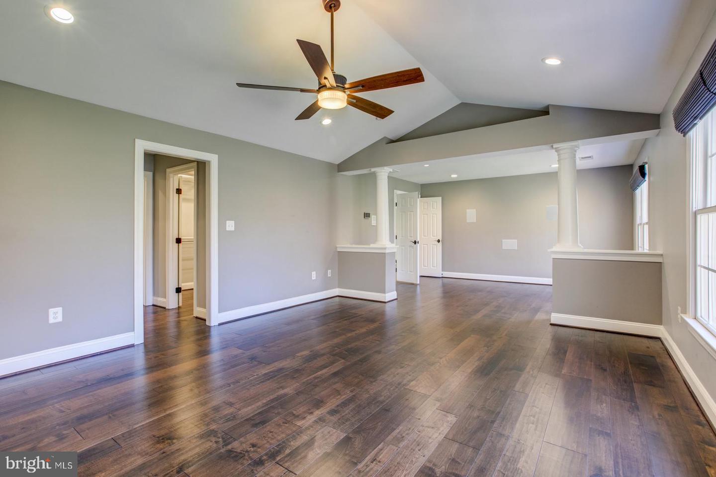 8138 RONDELAY LN, FAIRFAX STATION, Virginia 22039, 5 Bedrooms Bedrooms, ,4 BathroomsBathrooms,Residential,For sale,8138 RONDELAY LN,VAFX2244122 MLS # VAFX2244122