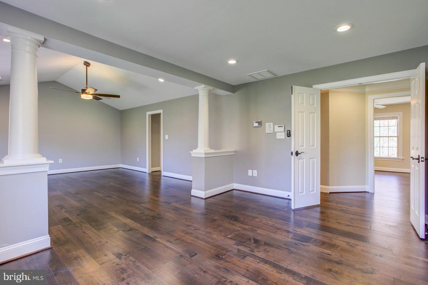 8138 RONDELAY LN, FAIRFAX STATION, Virginia 22039, 5 Bedrooms Bedrooms, ,4 BathroomsBathrooms,Residential,For sale,8138 RONDELAY LN,VAFX2244122 MLS # VAFX2244122