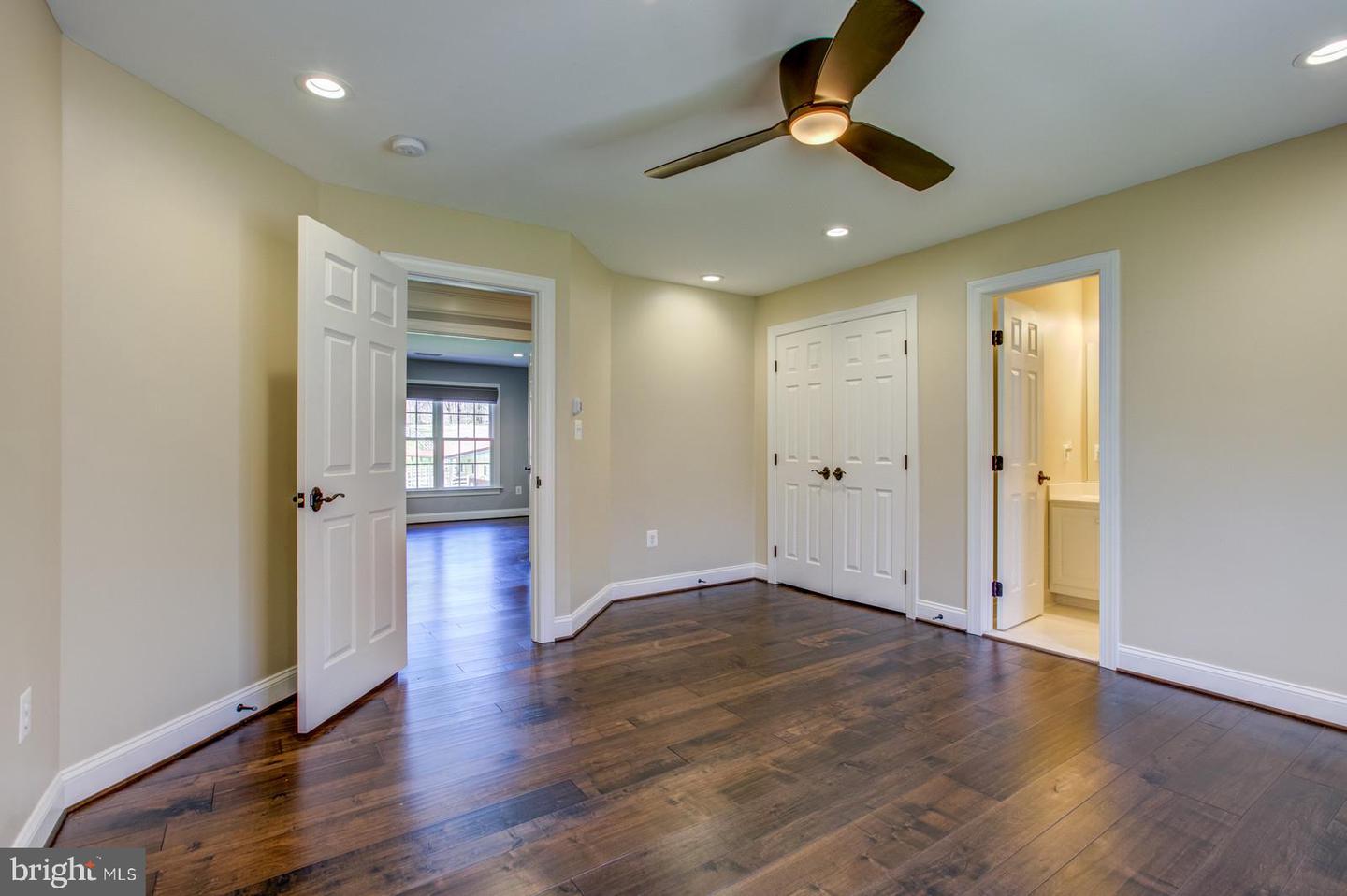 8138 RONDELAY LN, FAIRFAX STATION, Virginia 22039, 5 Bedrooms Bedrooms, ,4 BathroomsBathrooms,Residential,For sale,8138 RONDELAY LN,VAFX2244122 MLS # VAFX2244122