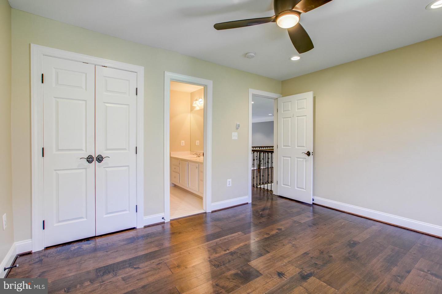8138 RONDELAY LN, FAIRFAX STATION, Virginia 22039, 5 Bedrooms Bedrooms, ,4 BathroomsBathrooms,Residential,For sale,8138 RONDELAY LN,VAFX2244122 MLS # VAFX2244122