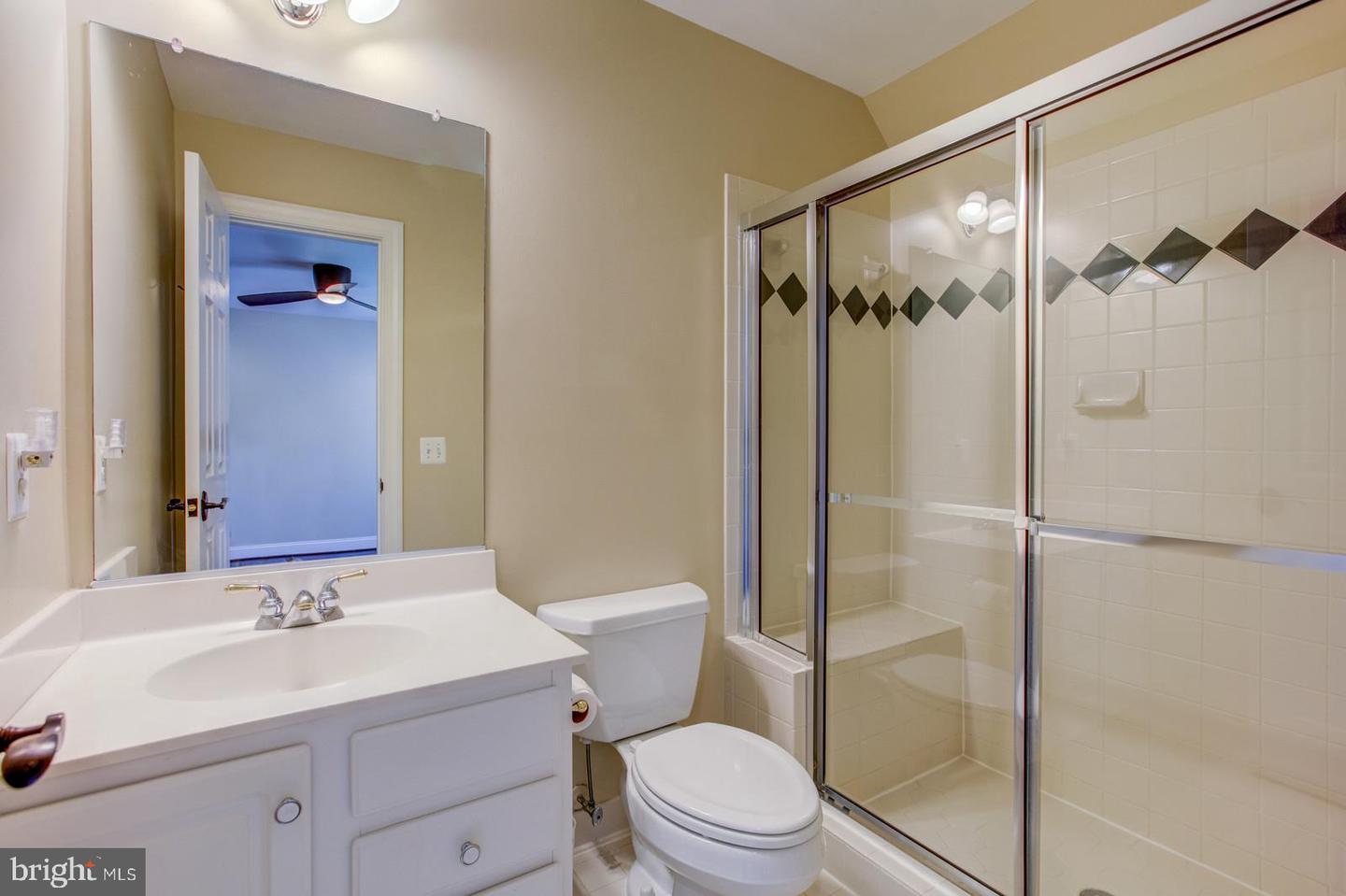 8138 RONDELAY LN, FAIRFAX STATION, Virginia 22039, 5 Bedrooms Bedrooms, ,4 BathroomsBathrooms,Residential,For sale,8138 RONDELAY LN,VAFX2244122 MLS # VAFX2244122