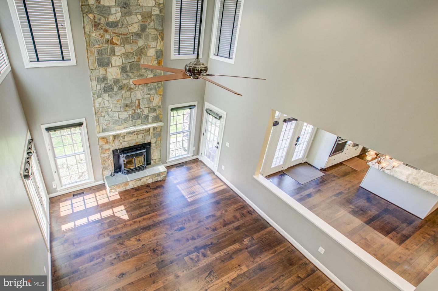 8138 RONDELAY LN, FAIRFAX STATION, Virginia 22039, 5 Bedrooms Bedrooms, ,4 BathroomsBathrooms,Residential,For sale,8138 RONDELAY LN,VAFX2244122 MLS # VAFX2244122