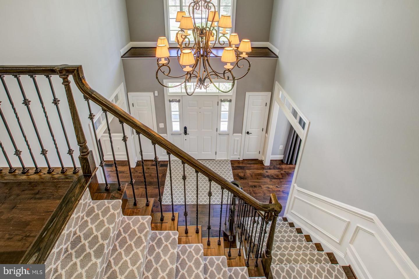 8138 RONDELAY LN, FAIRFAX STATION, Virginia 22039, 5 Bedrooms Bedrooms, ,4 BathroomsBathrooms,Residential,For sale,8138 RONDELAY LN,VAFX2244122 MLS # VAFX2244122