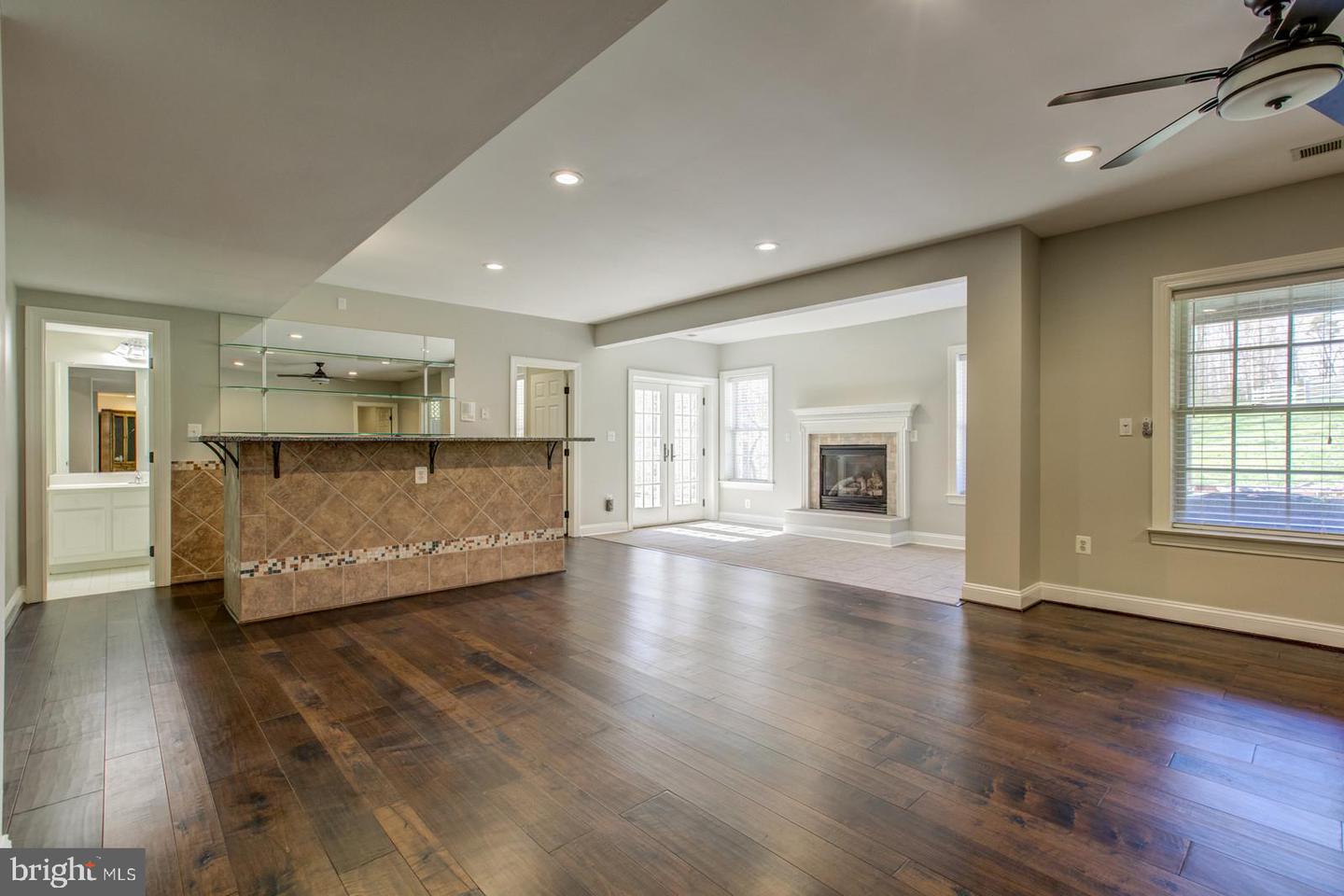 8138 RONDELAY LN, FAIRFAX STATION, Virginia 22039, 5 Bedrooms Bedrooms, ,4 BathroomsBathrooms,Residential,For sale,8138 RONDELAY LN,VAFX2244122 MLS # VAFX2244122