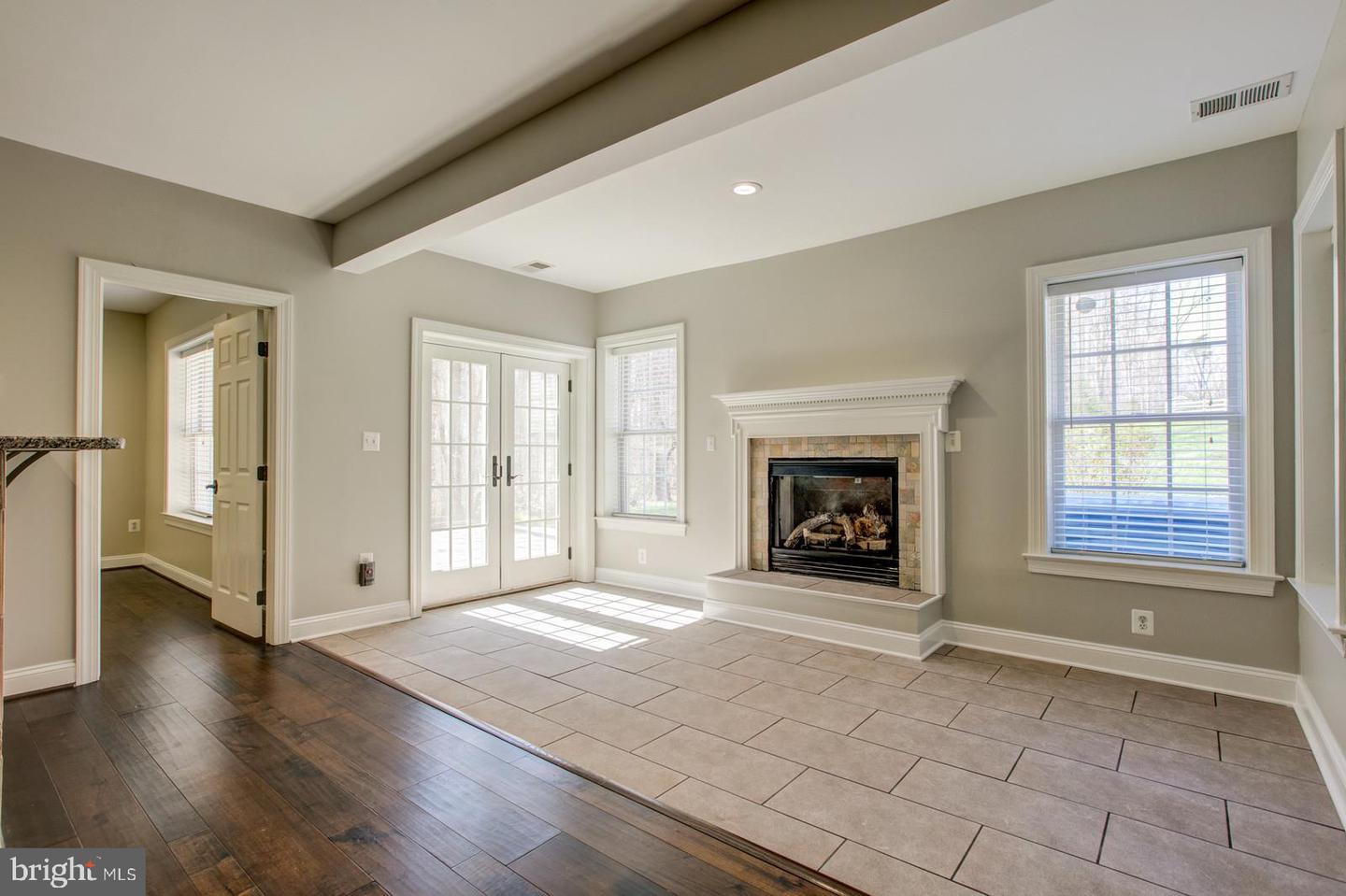 8138 RONDELAY LN, FAIRFAX STATION, Virginia 22039, 5 Bedrooms Bedrooms, ,4 BathroomsBathrooms,Residential,For sale,8138 RONDELAY LN,VAFX2244122 MLS # VAFX2244122