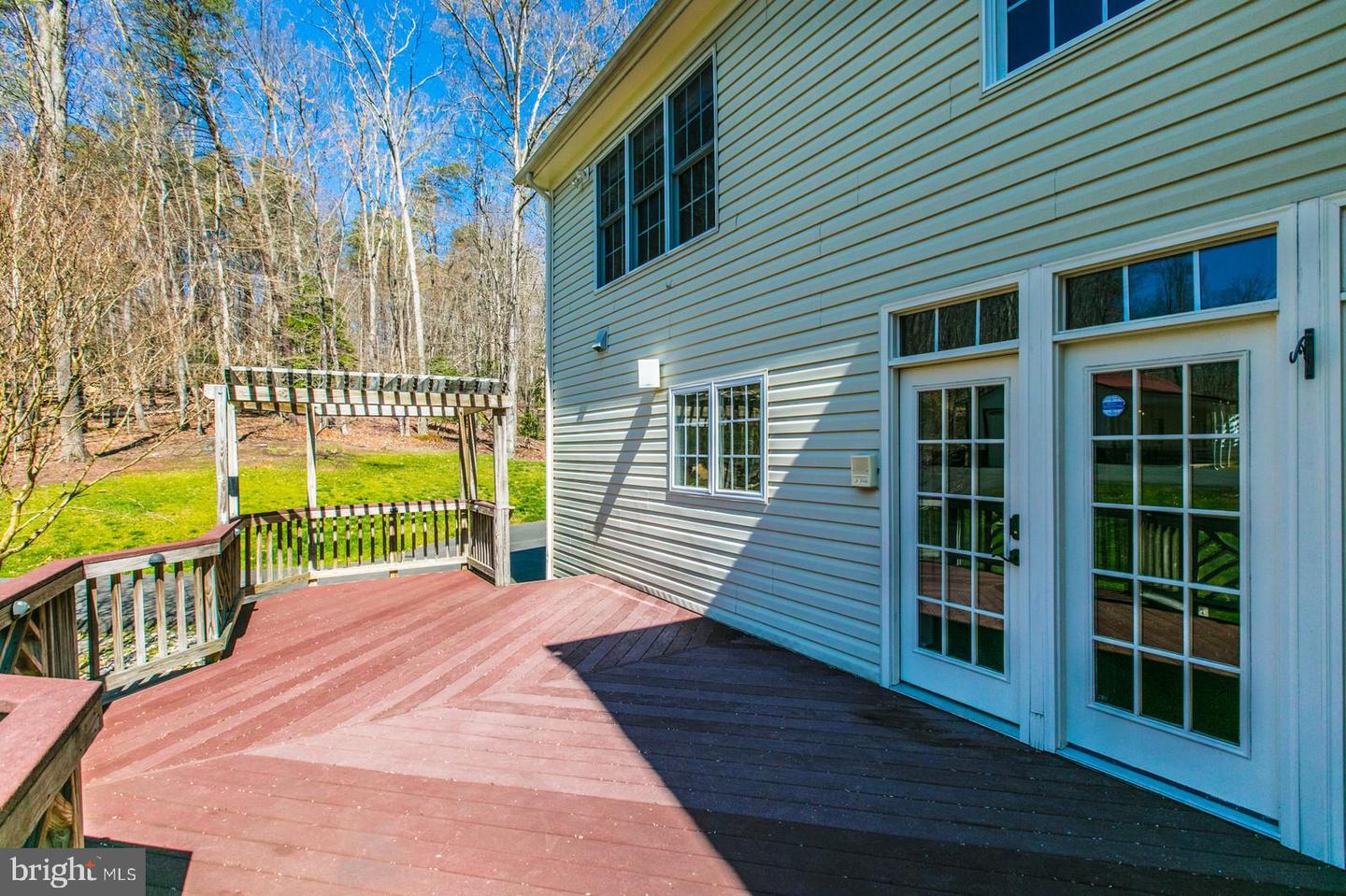 8138 RONDELAY LN, FAIRFAX STATION, Virginia 22039, 5 Bedrooms Bedrooms, ,4 BathroomsBathrooms,Residential,For sale,8138 RONDELAY LN,VAFX2244122 MLS # VAFX2244122