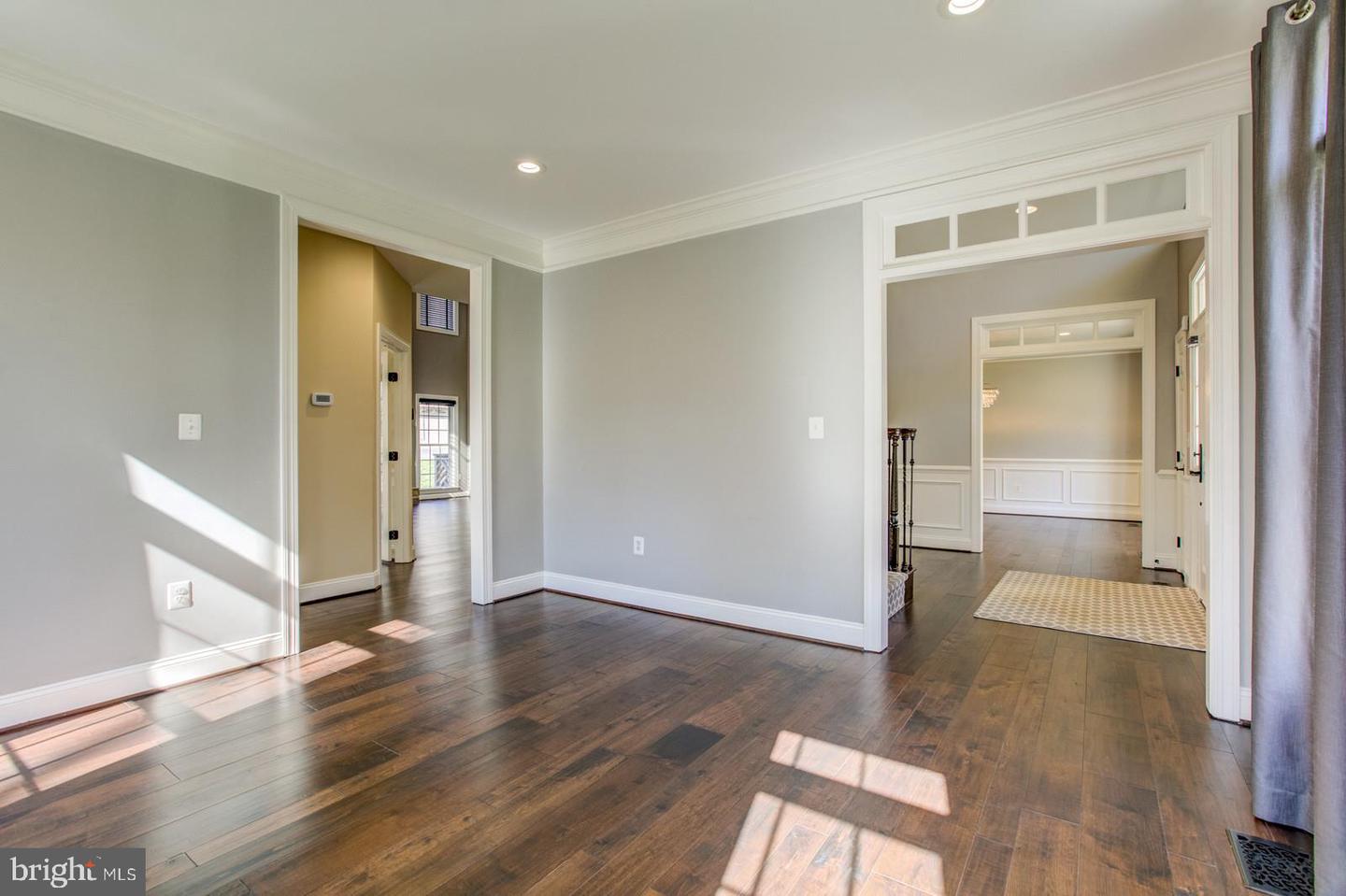 8138 RONDELAY LN, FAIRFAX STATION, Virginia 22039, 5 Bedrooms Bedrooms, ,4 BathroomsBathrooms,Residential,For sale,8138 RONDELAY LN,VAFX2244122 MLS # VAFX2244122
