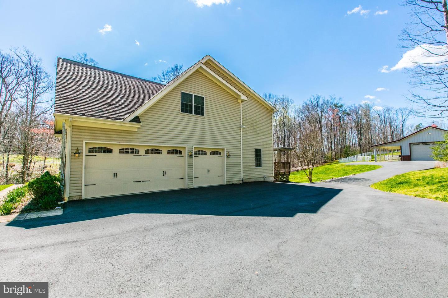 8138 RONDELAY LN, FAIRFAX STATION, Virginia 22039, 5 Bedrooms Bedrooms, ,4 BathroomsBathrooms,Residential,For sale,8138 RONDELAY LN,VAFX2244122 MLS # VAFX2244122