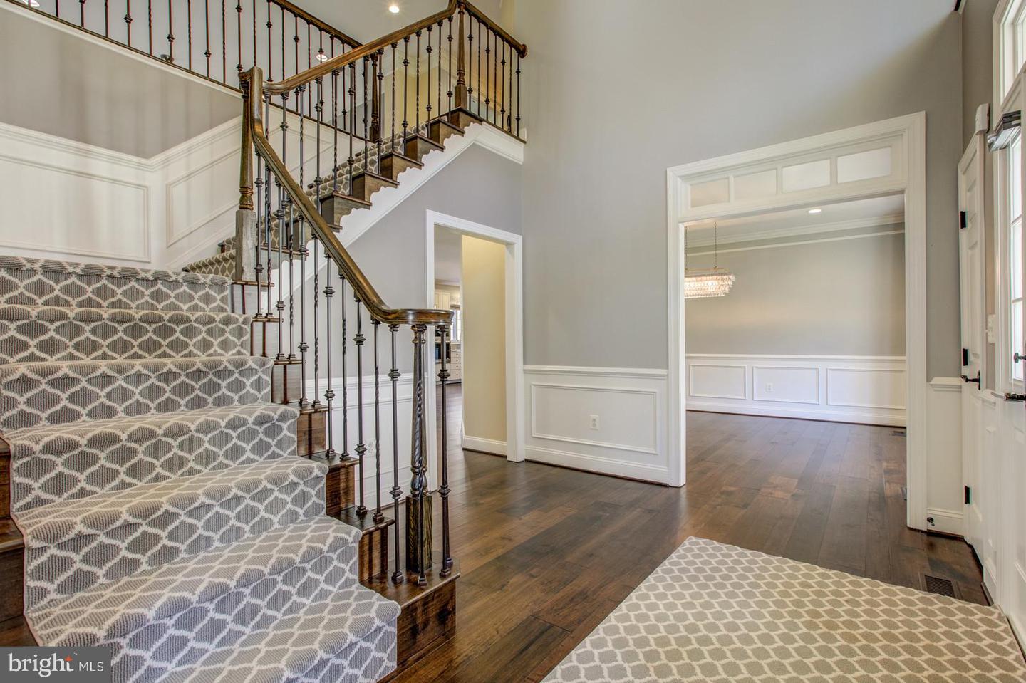 8138 RONDELAY LN, FAIRFAX STATION, Virginia 22039, 5 Bedrooms Bedrooms, ,4 BathroomsBathrooms,Residential,For sale,8138 RONDELAY LN,VAFX2244122 MLS # VAFX2244122