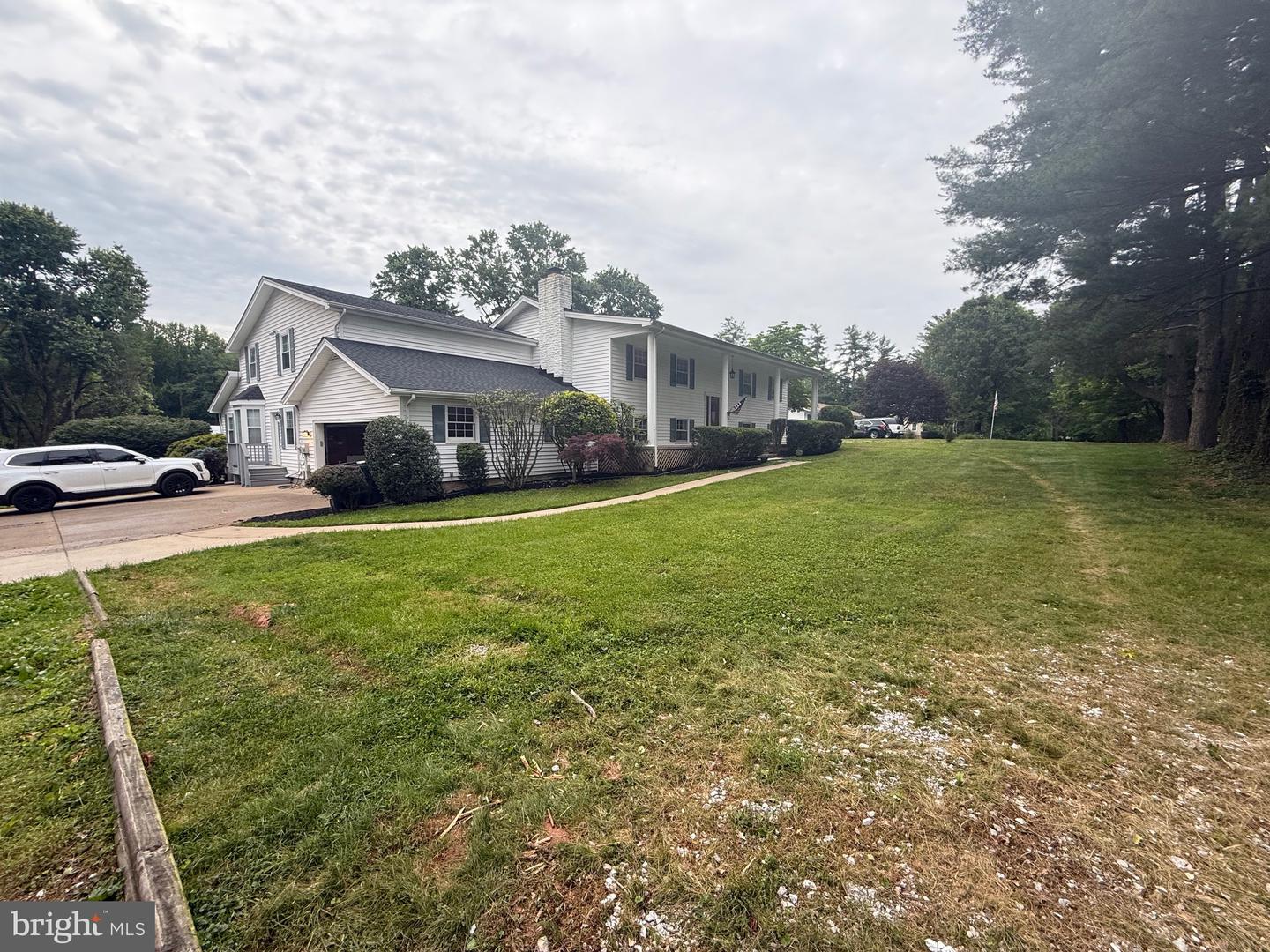 6802 GRAYS MILL RD, WARRENTON, Virginia 20187, 4 Bedrooms Bedrooms, 13 Rooms Rooms,4 BathroomsBathrooms,Residential,For sale,6802 GRAYS MILL RD,VAFQ2016852 MLS # VAFQ2016852