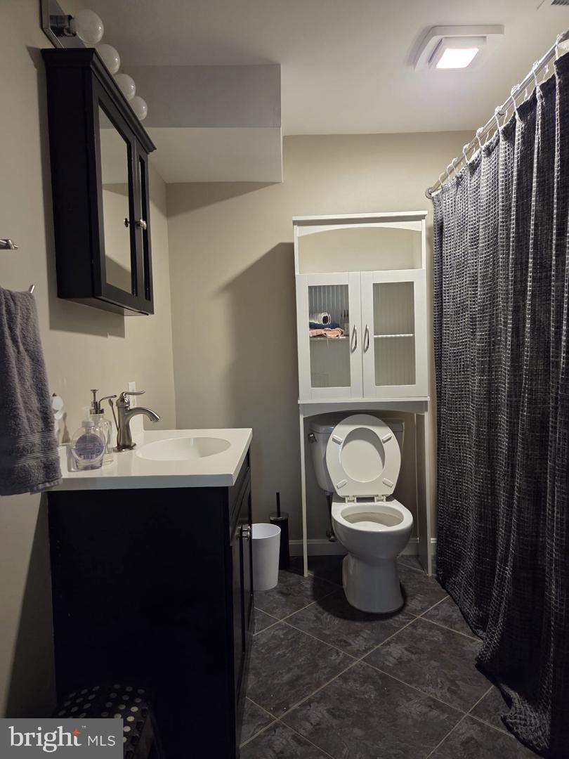 6802 GRAYS MILL RD, WARRENTON, Virginia 20187, 4 Bedrooms Bedrooms, 13 Rooms Rooms,4 BathroomsBathrooms,Residential,For sale,6802 GRAYS MILL RD,VAFQ2016852 MLS # VAFQ2016852