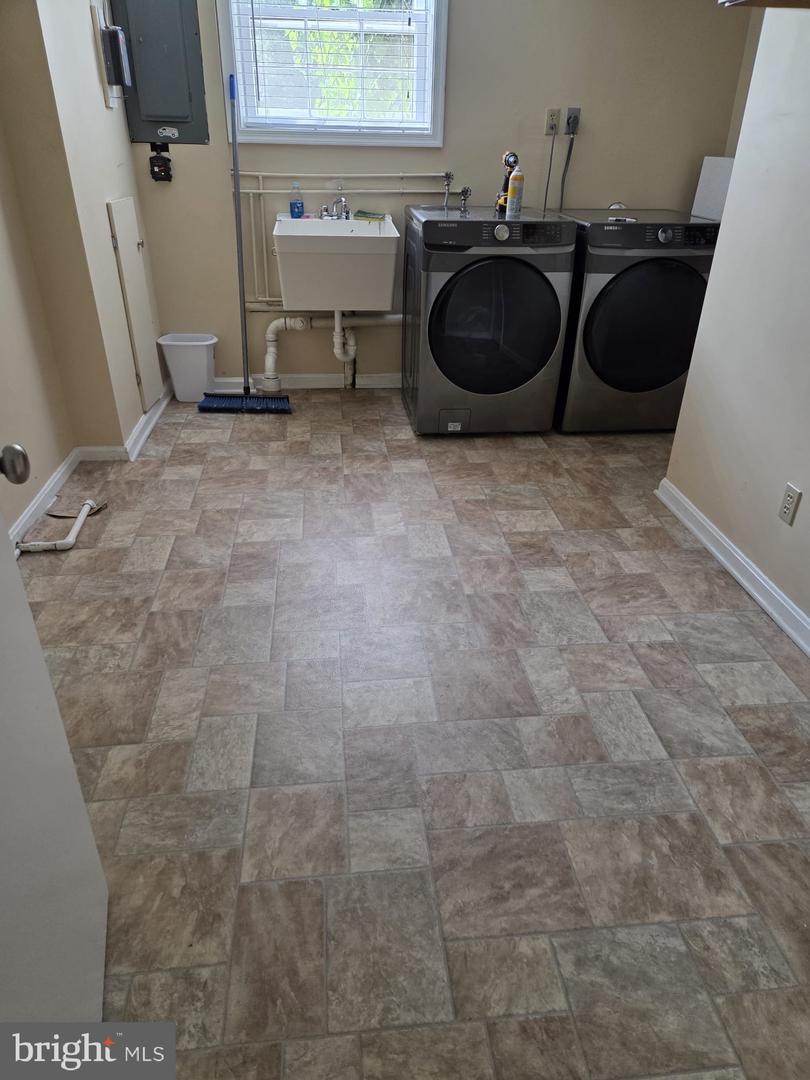 6802 GRAYS MILL RD, WARRENTON, Virginia 20187, 4 Bedrooms Bedrooms, 13 Rooms Rooms,4 BathroomsBathrooms,Residential,For sale,6802 GRAYS MILL RD,VAFQ2016852 MLS # VAFQ2016852