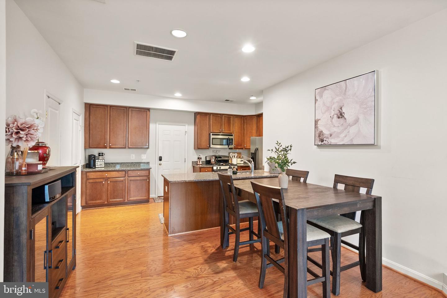 7921 CRESCENT PARK DR, GAINESVILLE, Virginia 20155, 2 Bedrooms Bedrooms, ,2 BathroomsBathrooms,Residential,For sale,7921 CRESCENT PARK DR,VAPW2095882 MLS # VAPW2095882