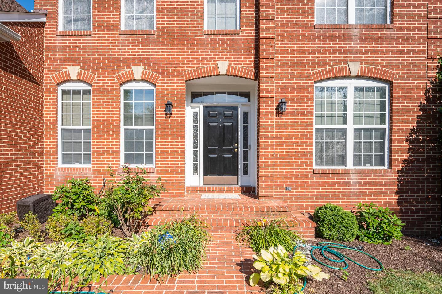 2410 DAKOTA LAKES DR, HERNDON, Virginia 20171, 5 Bedrooms Bedrooms, ,3 BathroomsBathrooms,Residential,For sale,2410 DAKOTA LAKES DR,VAFX2244472 MLS # VAFX2244472