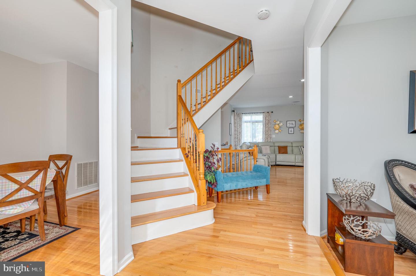 2410 DAKOTA LAKES DR, HERNDON, Virginia 20171, 5 Bedrooms Bedrooms, ,3 BathroomsBathrooms,Residential,For sale,2410 DAKOTA LAKES DR,VAFX2244472 MLS # VAFX2244472