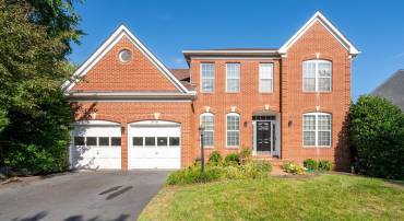 2410 DAKOTA LAKES DR, HERNDON, Virginia 20171, 5 Bedrooms Bedrooms, ,3 BathroomsBathrooms,Residential,For sale,2410 DAKOTA LAKES DR,VAFX2244472 MLS # VAFX2244472