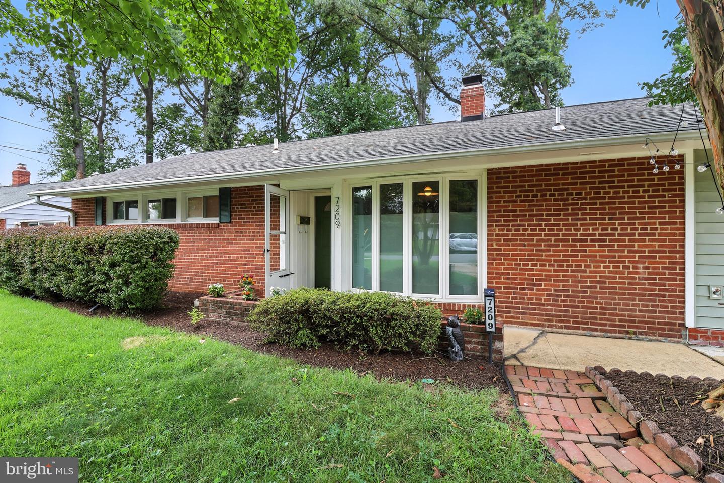 7209 HALIFAX PL, SPRINGFIELD, Virginia 22150, 3 Bedrooms Bedrooms, ,1 BathroomBathrooms,Residential,For sale,7209 HALIFAX PL,VAFX2245220 MLS # VAFX2245220