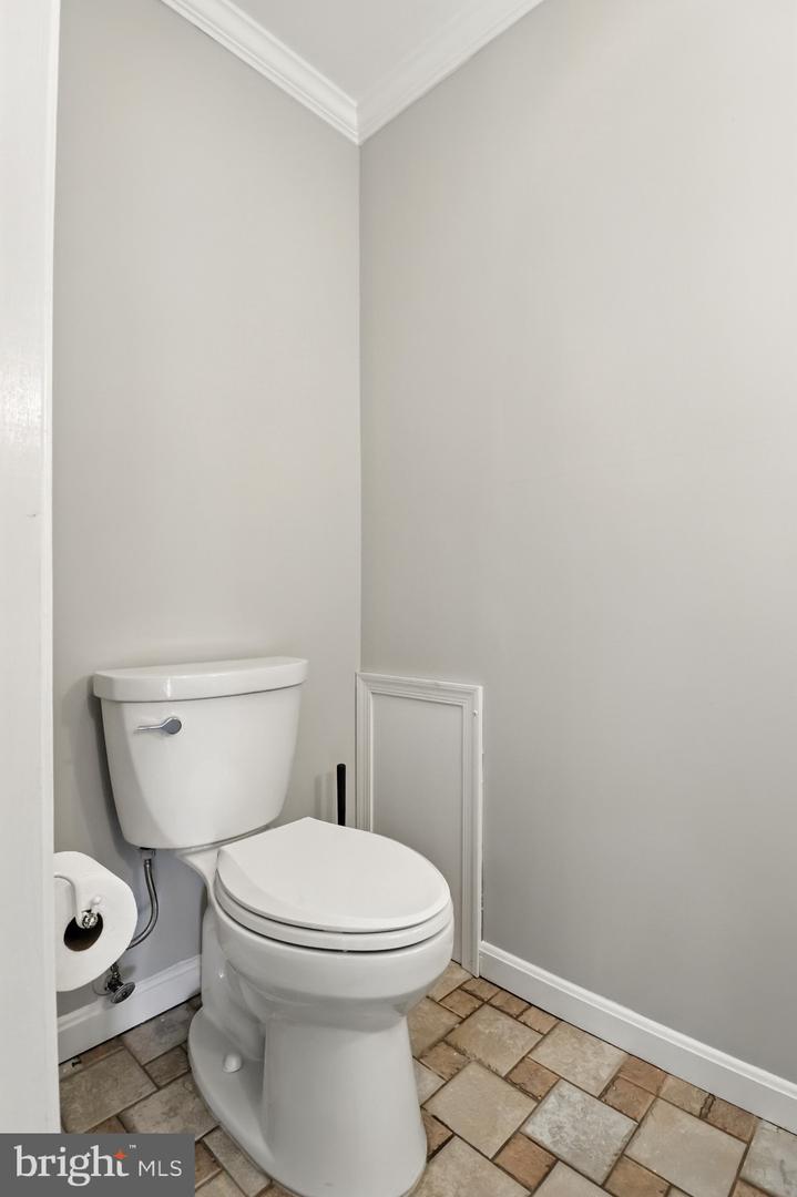 7209 HALIFAX PL, SPRINGFIELD, Virginia 22150, 3 Bedrooms Bedrooms, ,1 BathroomBathrooms,Residential,For sale,7209 HALIFAX PL,VAFX2245220 MLS # VAFX2245220