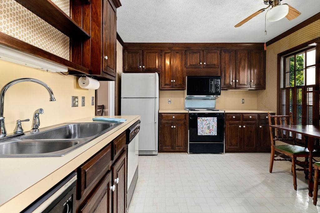 116 PELHAM DR, WAYNESBORO, Virginia 22980, 2 Bedrooms Bedrooms, ,2 BathroomsBathrooms,Residential,Pelham Green Townhouses,116 PELHAM DR,666448 MLS # 666448