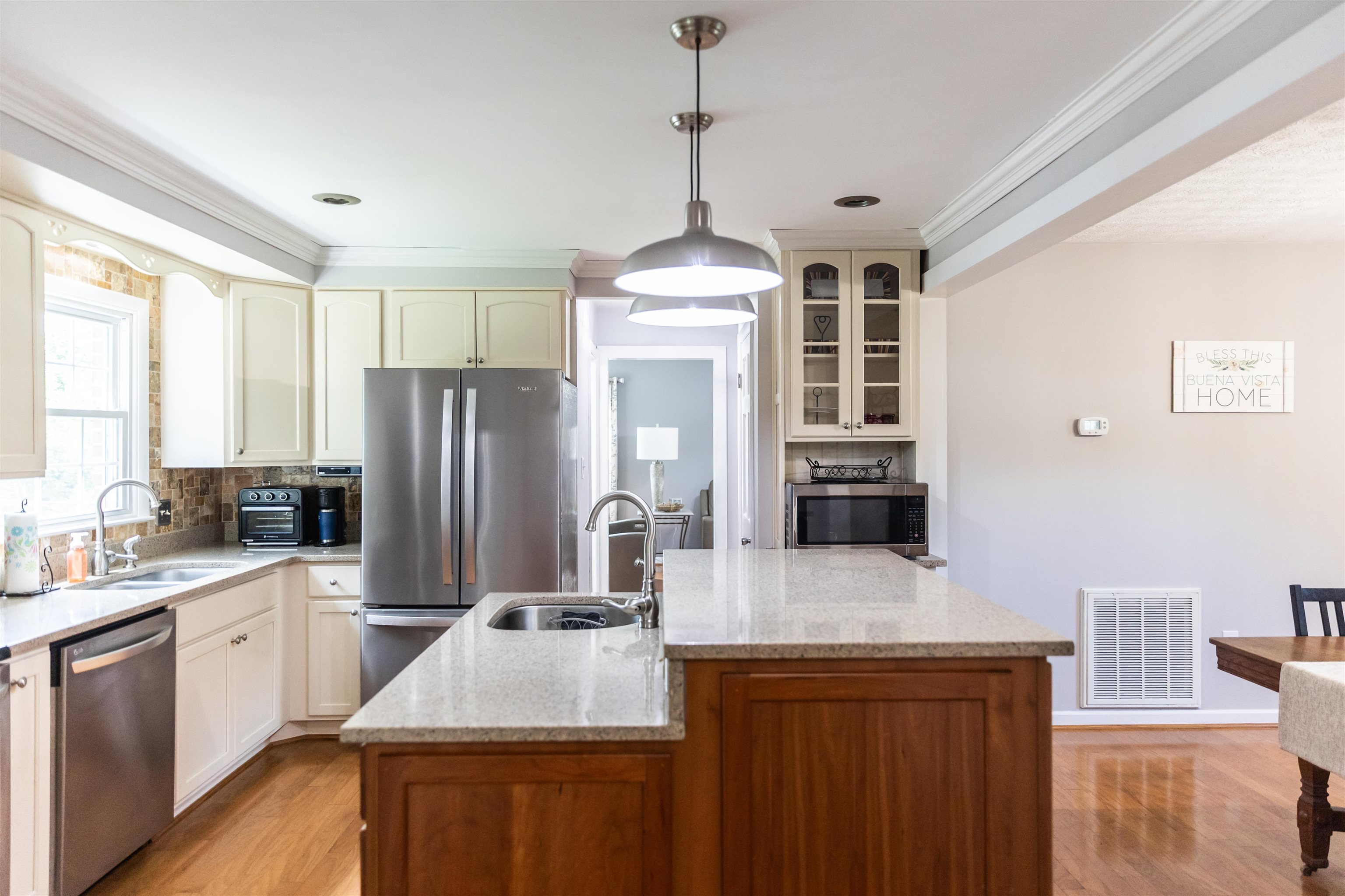 1014 E 22ND ST, BUENA VISTA, Virginia 24416, 3 Bedrooms Bedrooms, ,2 BathroomsBathrooms,Residential,1014 E 22ND ST,666451 MLS # 666451