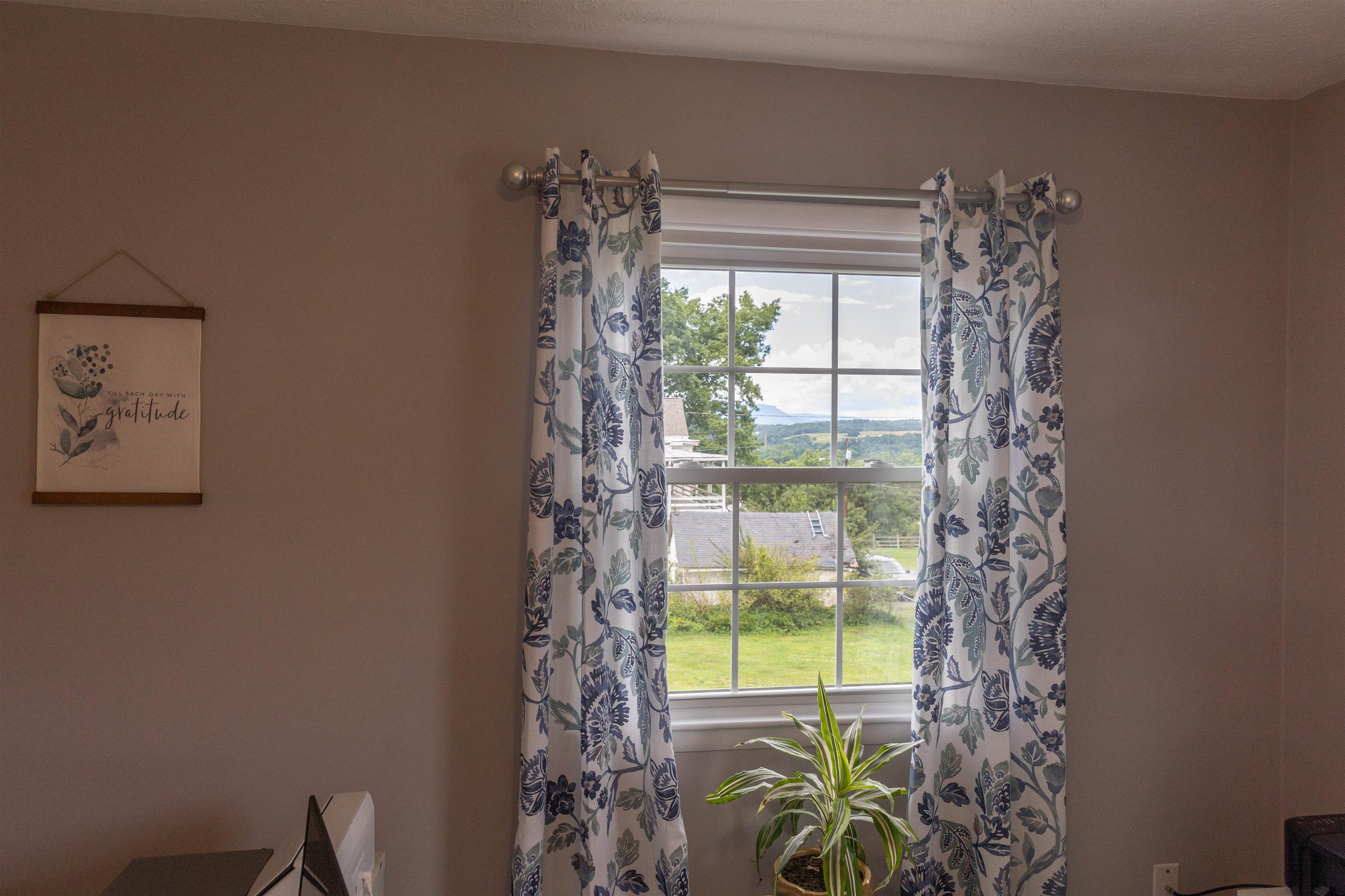 1014 E 22ND ST, BUENA VISTA, Virginia 24416, 3 Bedrooms Bedrooms, ,2 BathroomsBathrooms,Residential,1014 E 22ND ST,666451 MLS # 666451
