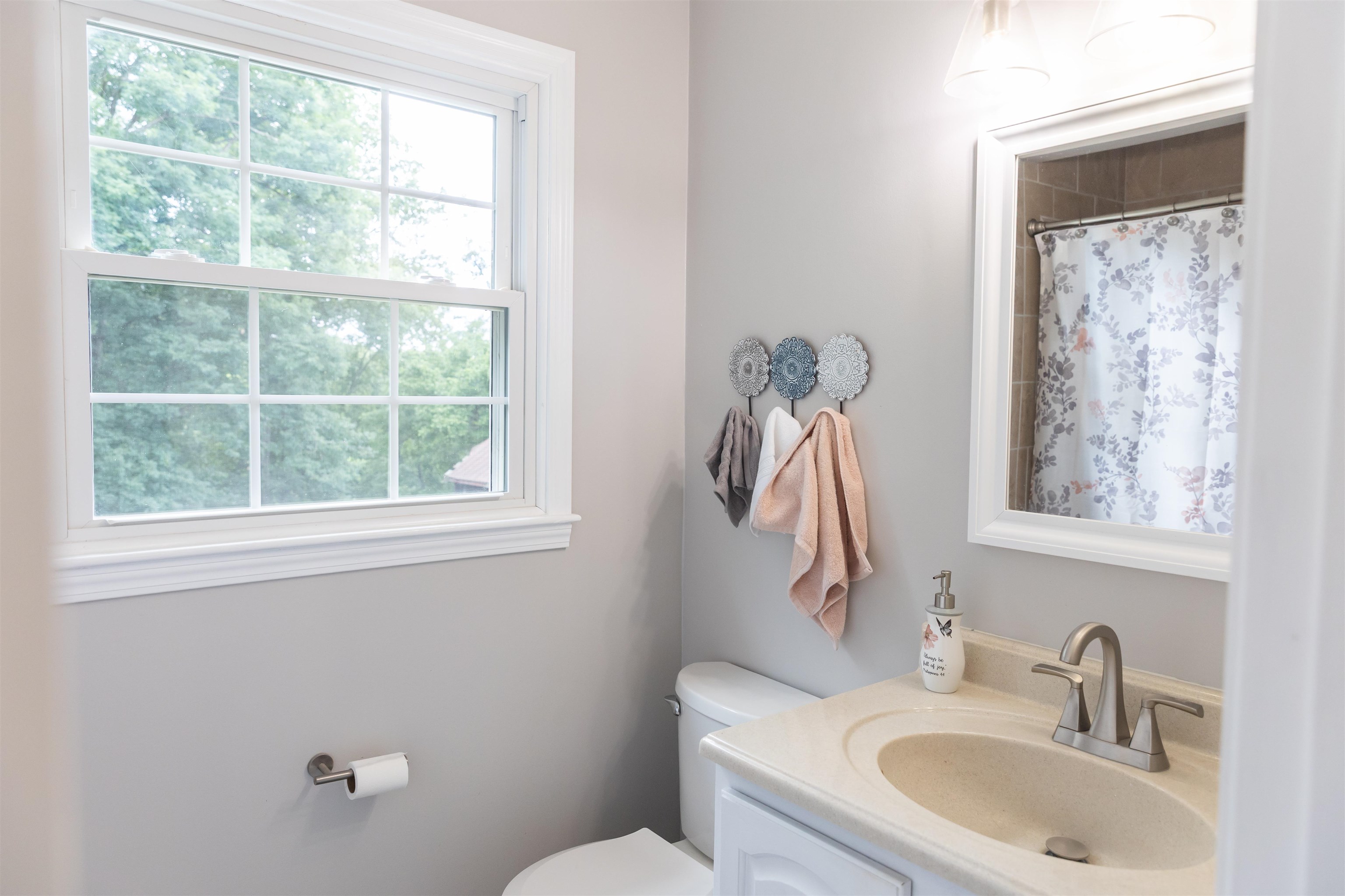 1014 E 22ND ST, BUENA VISTA, Virginia 24416, 3 Bedrooms Bedrooms, ,2 BathroomsBathrooms,Residential,1014 E 22ND ST,666451 MLS # 666451
