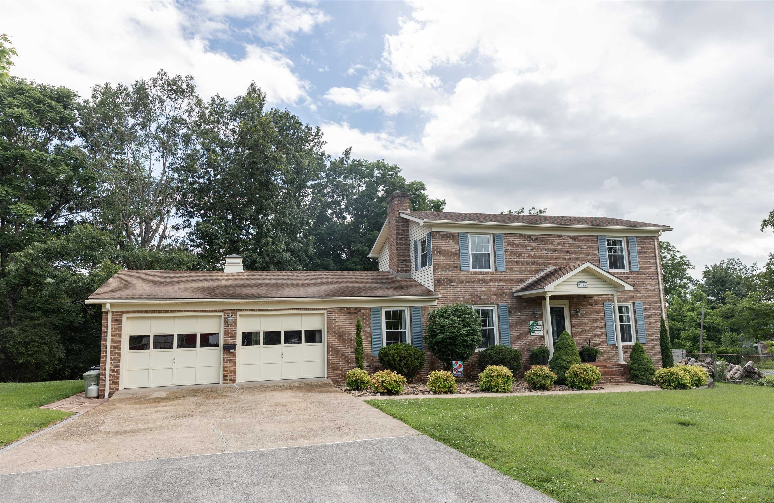 1014 E 22ND ST, BUENA VISTA, Virginia 24416, 3 Bedrooms Bedrooms, ,2 BathroomsBathrooms,Residential,1014 E 22ND ST,666451 MLS # 666451