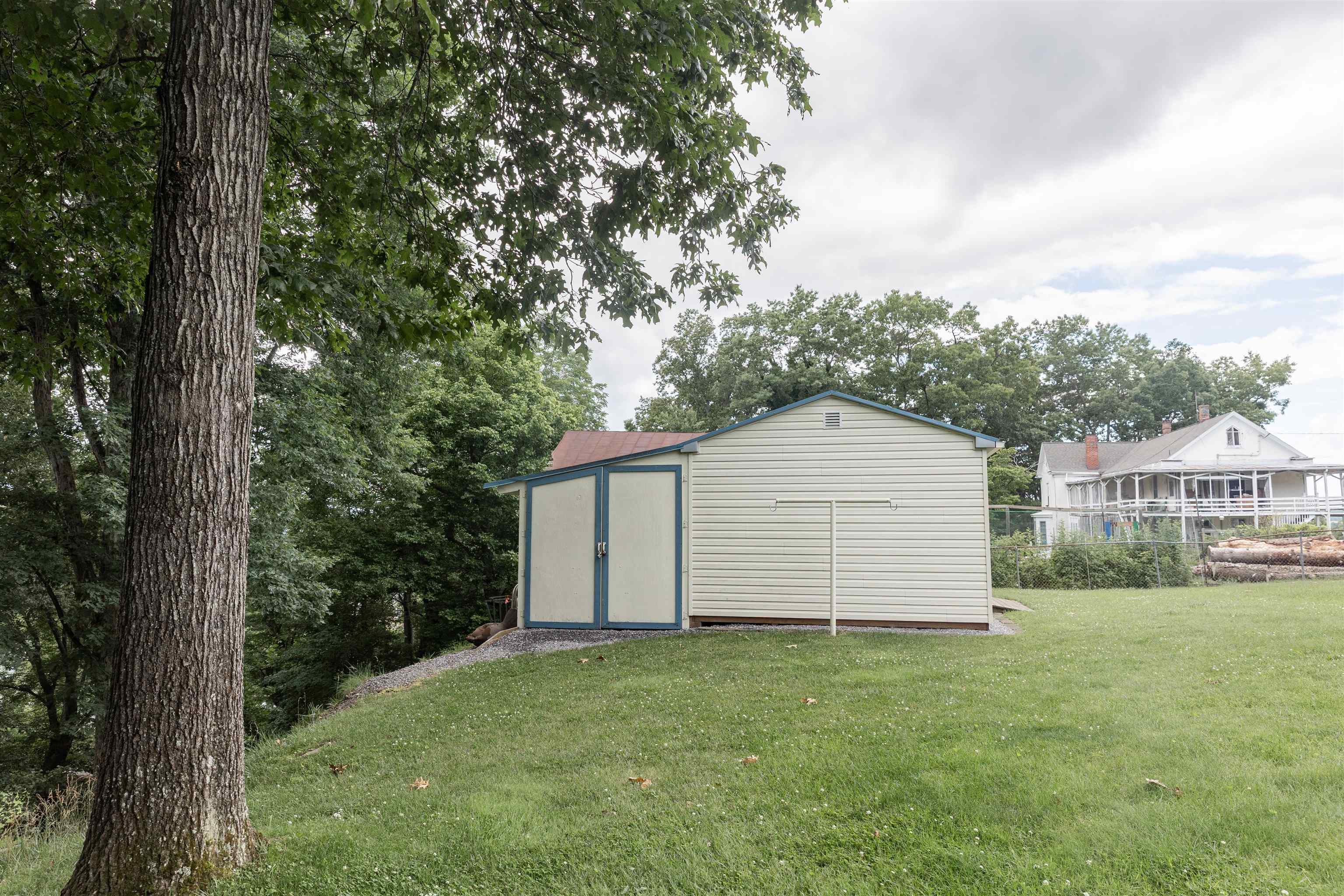 1014 E 22ND ST, BUENA VISTA, Virginia 24416, 3 Bedrooms Bedrooms, ,2 BathroomsBathrooms,Residential,1014 E 22ND ST,666451 MLS # 666451