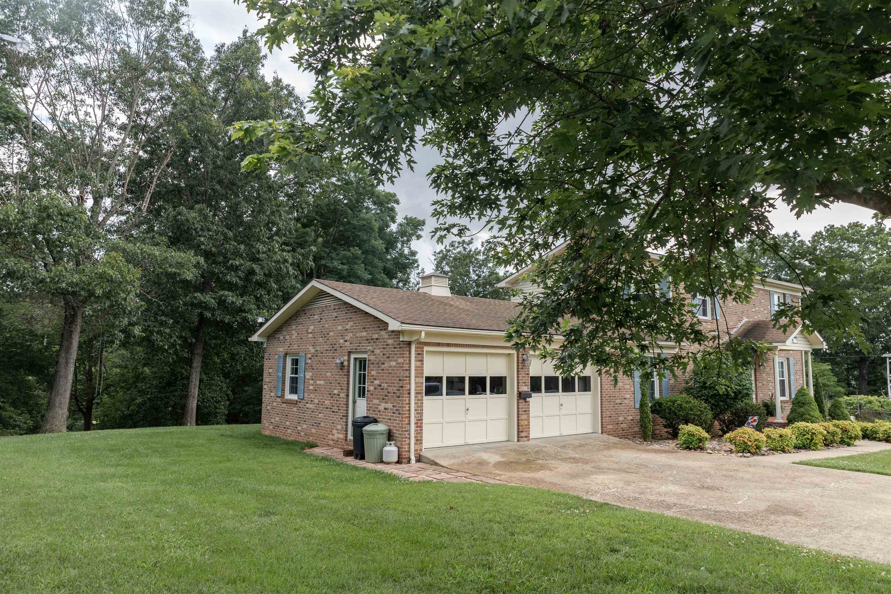 1014 E 22ND ST, BUENA VISTA, Virginia 24416, 3 Bedrooms Bedrooms, ,2 BathroomsBathrooms,Residential,1014 E 22ND ST,666451 MLS # 666451