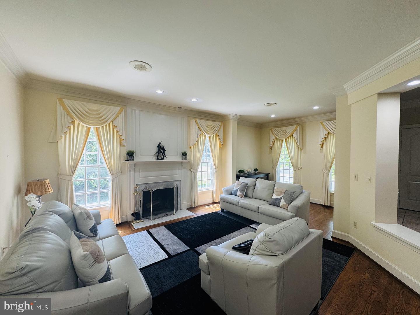 15566 SMITHFIELD PL, CENTREVILLE, Virginia 20120, 5 Bedrooms Bedrooms, ,4 BathroomsBathrooms,Residential,For sale,15566 SMITHFIELD PL,VAFX2245894 MLS # VAFX2245894