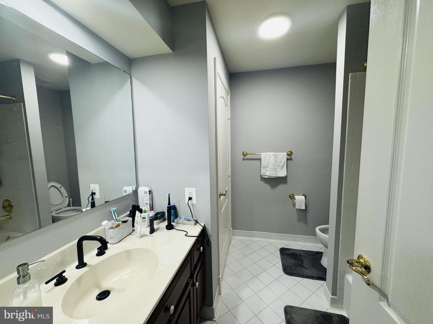 15566 SMITHFIELD PL, CENTREVILLE, Virginia 20120, 5 Bedrooms Bedrooms, ,4 BathroomsBathrooms,Residential,For sale,15566 SMITHFIELD PL,VAFX2245894 MLS # VAFX2245894