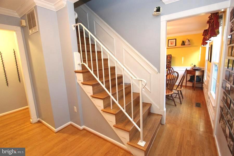 8322 CUSHING CT, SPRINGFIELD, Virginia 22153, 4 Bedrooms Bedrooms, ,3 BathroomsBathrooms,Residential,For sale,8322 CUSHING CT,VAFX2246396 MLS # VAFX2246396